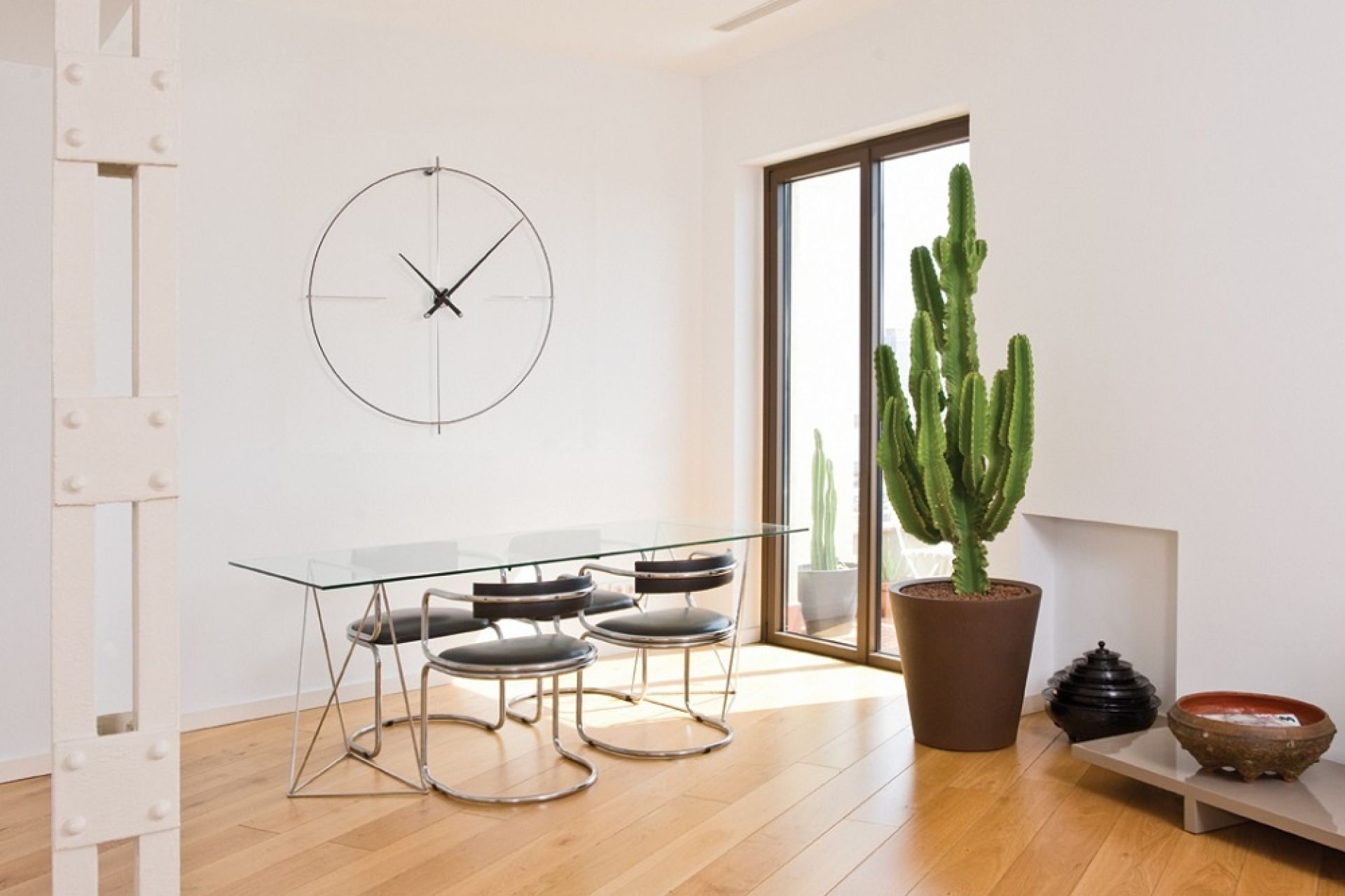 Bilbao N/ L Clock Wanduhr nomon