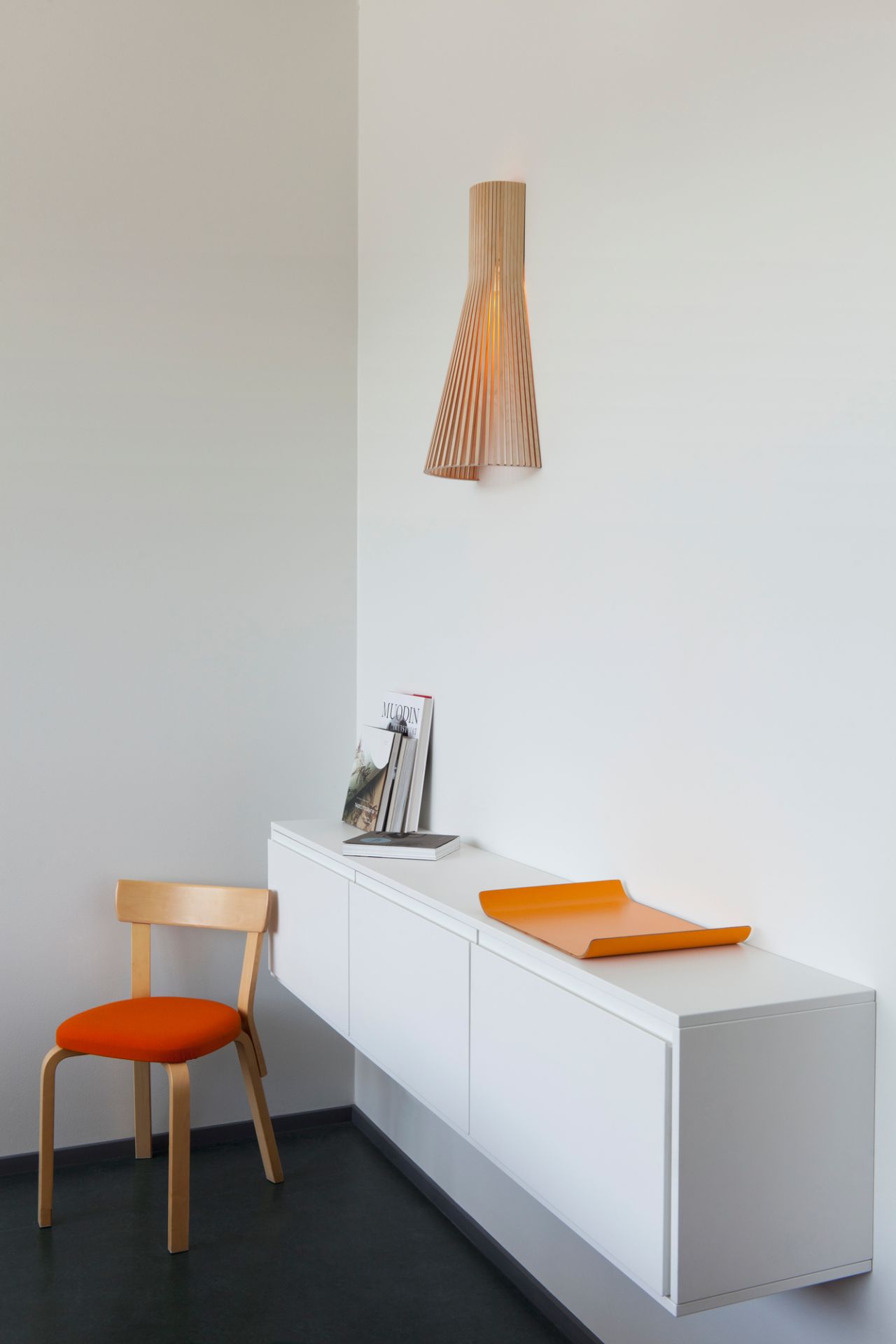 Secto 4230 LED Wandleuchte Secto Design Birke