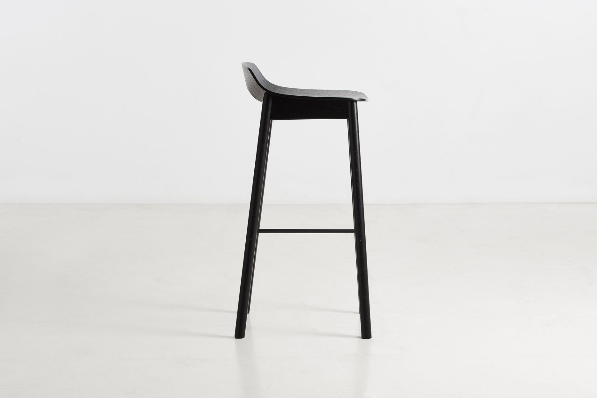 Mono Barhocker Schwarz Lackierte Esche Woud