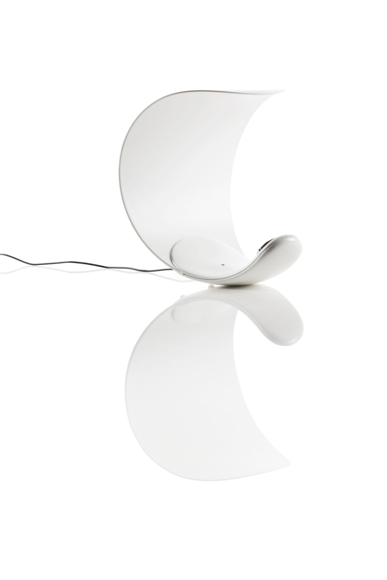 D76 Curl Tischleuchte Luceplan