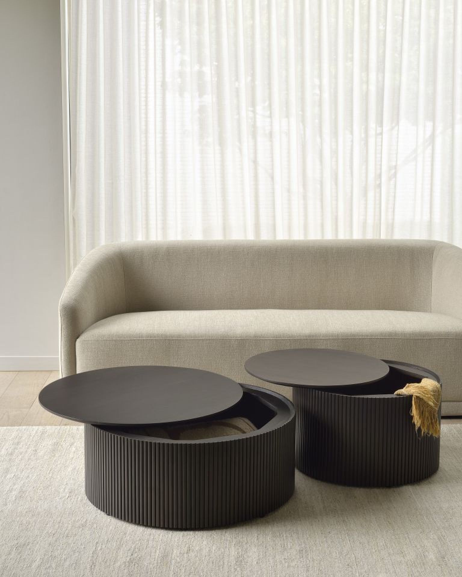 Roller Max Couchtisch Rund Mahagoni Ethnicraft