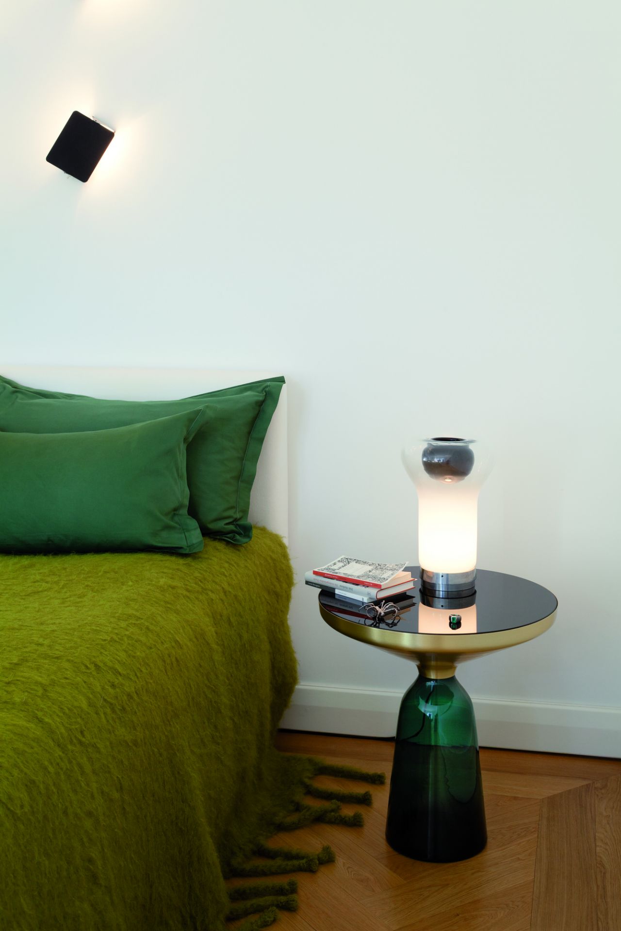 Bell Side Table Beistelltisch Messing Olivgrün ClassiCon