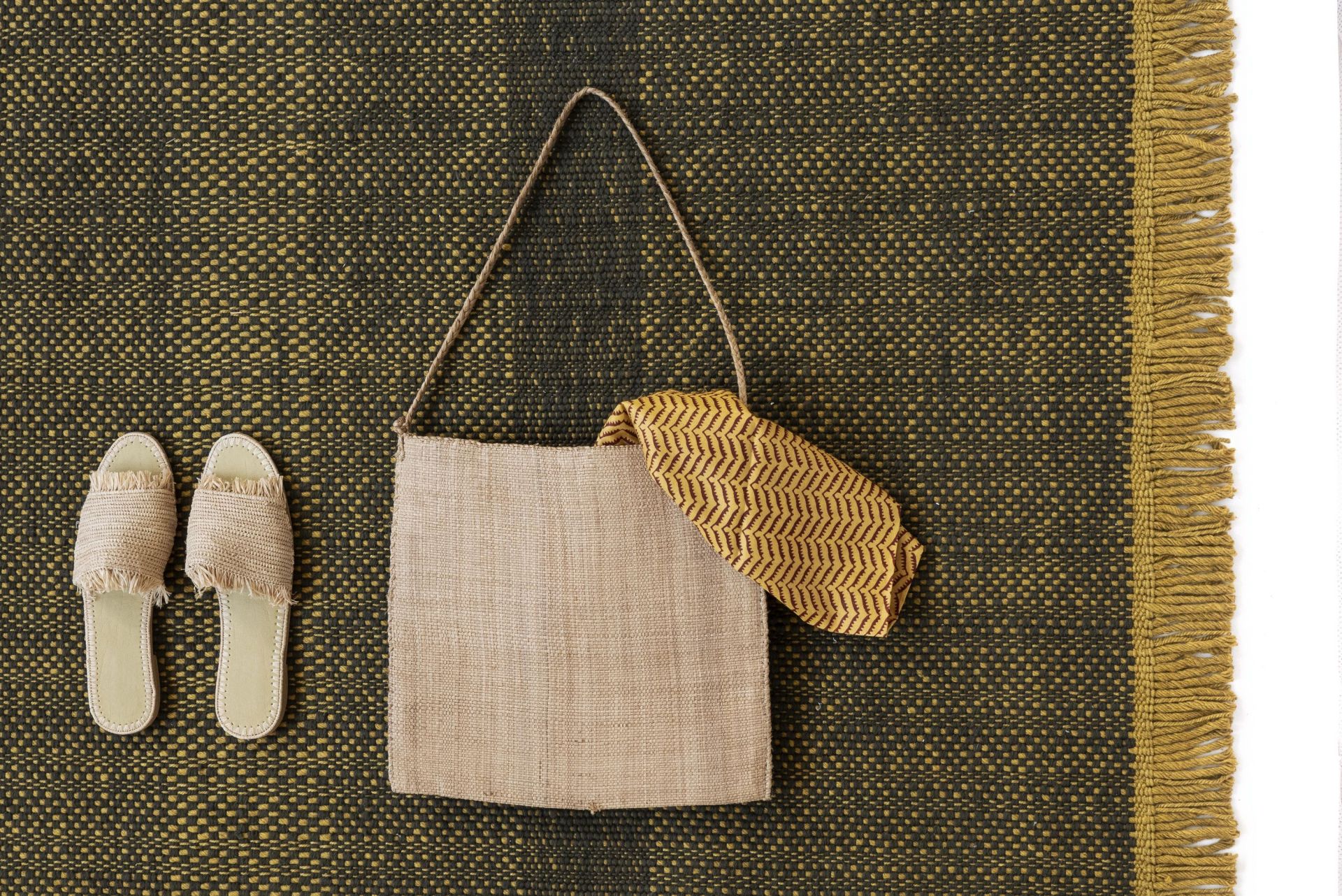 Tres Outdoor Texture Teppich Senf 170x 240 cm Nanimarquina 