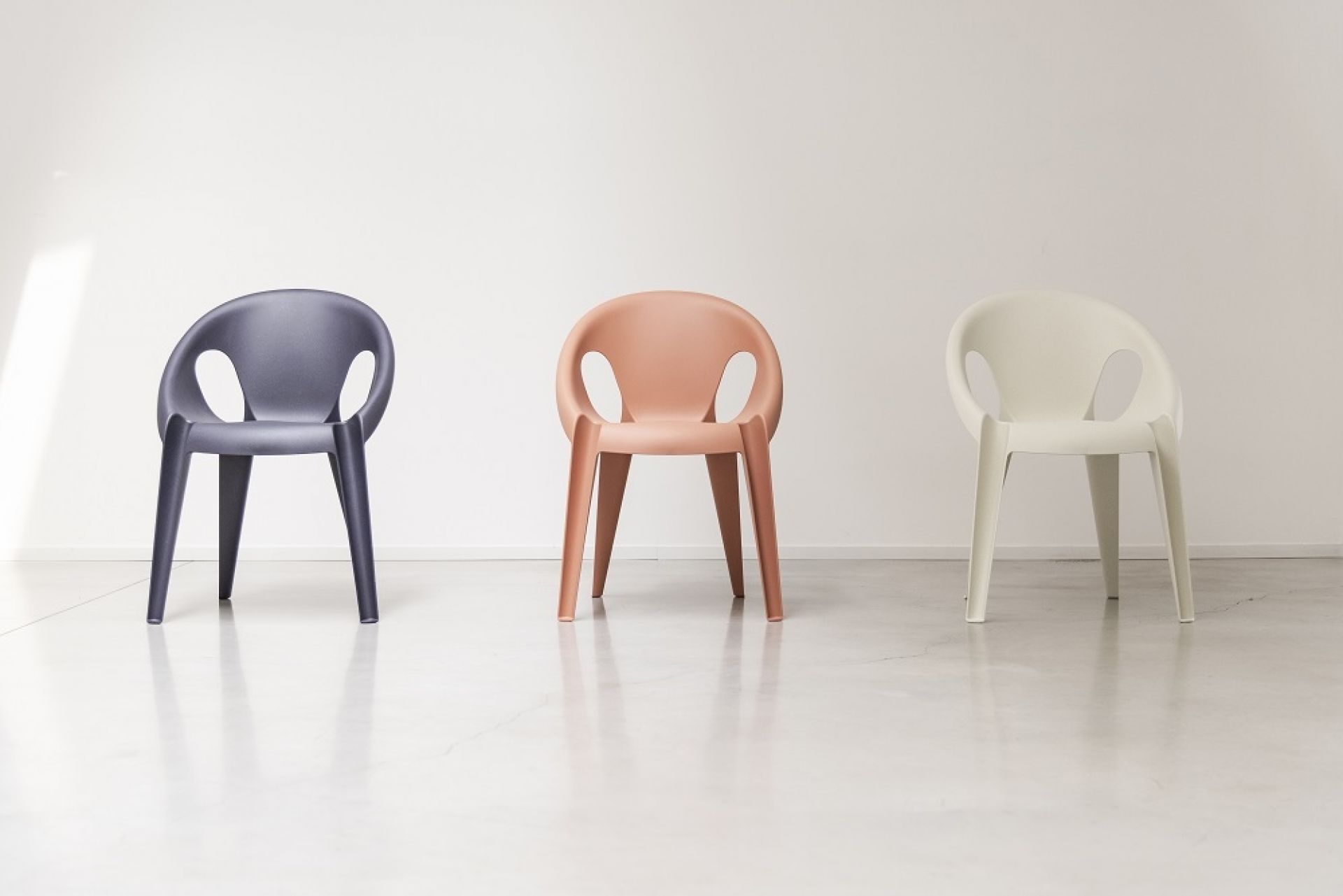 Bell Chair Indoor/Outdoor Stuhl mit Armlehnen stapelbar Magis