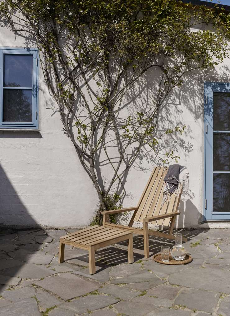 Between Lines Deck Chair Liegestuhl Outdoor Skagerak by Fritz Hansen