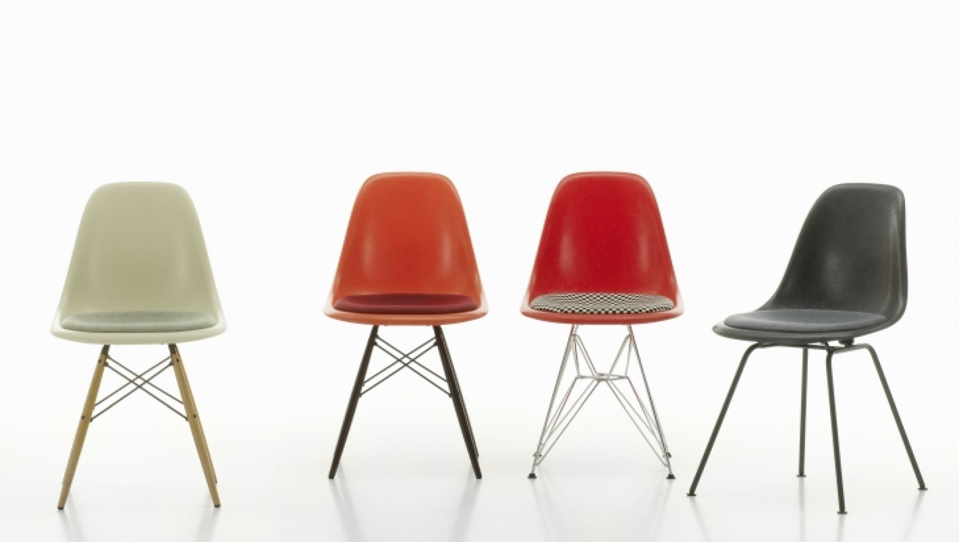 Eames Fiberglass Chair DSR Stuhl mit Sitzpolster Vitra