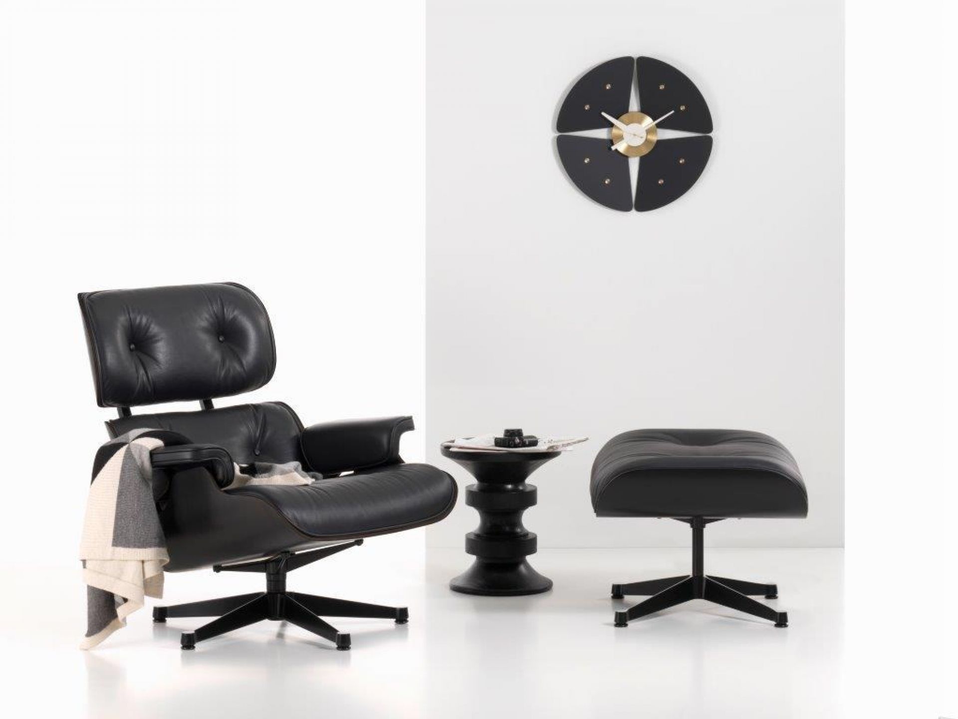 Petal Clock Wanduhr Vitra