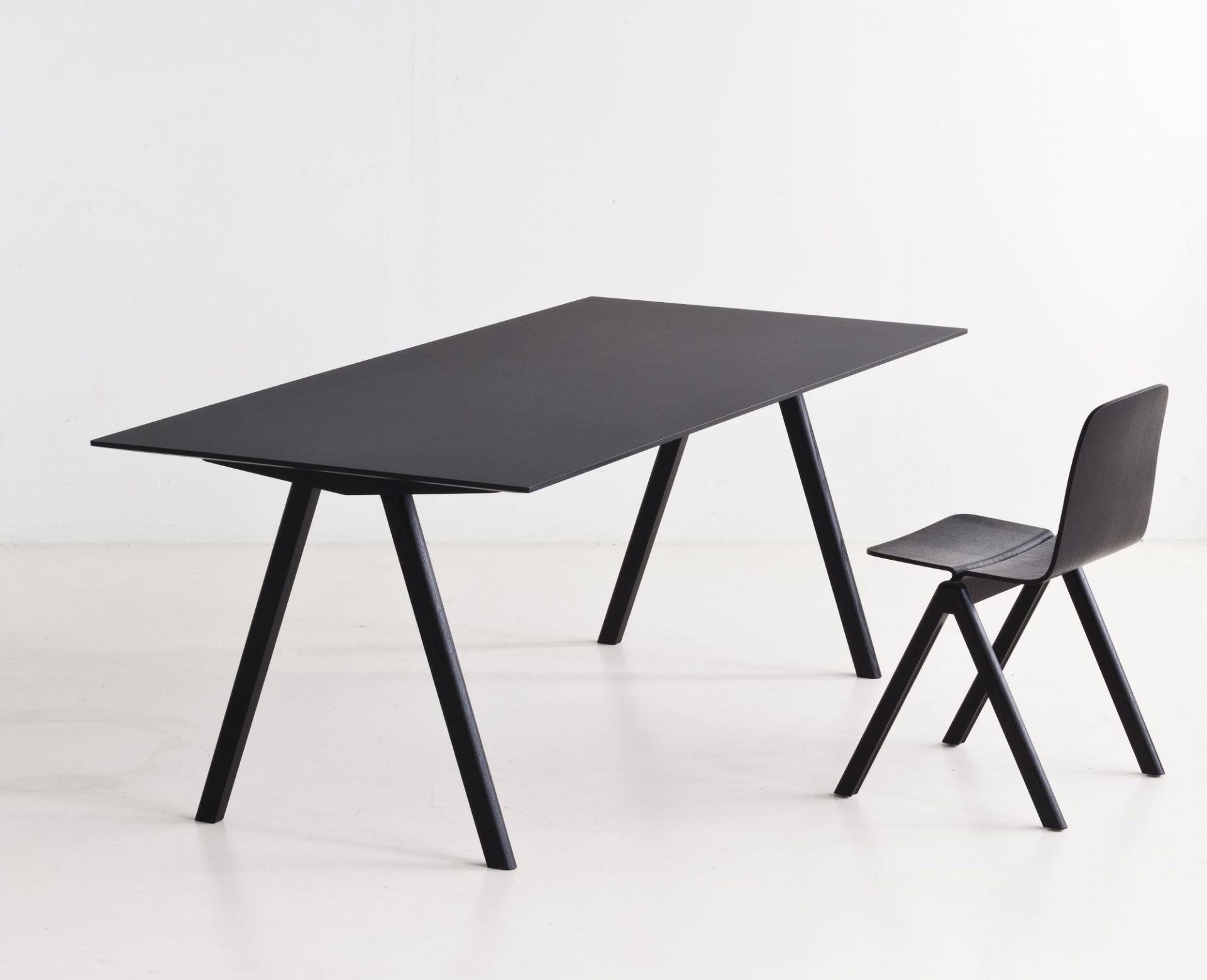 Copenhague Table CPH 10 Tisch Hay Eiche wasserbasierter lack / Platte Linoleum off white MDF Kante