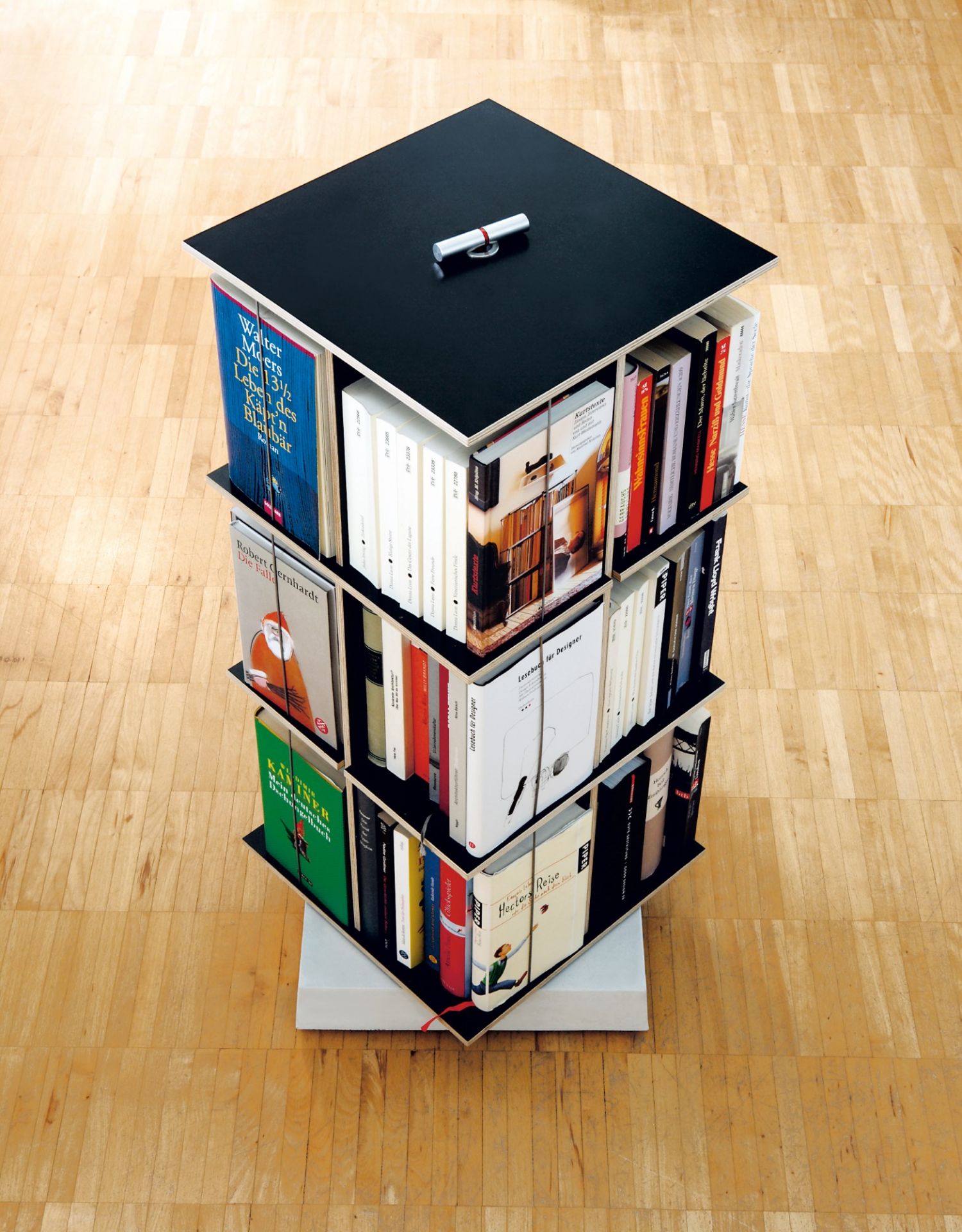 Buchstabler Bücherturm, DVD-Regal Nils Holger Moormann