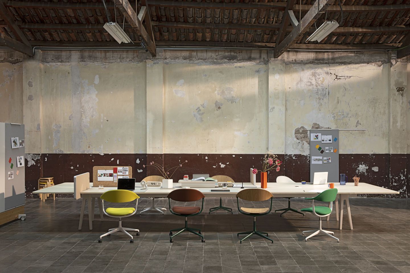 Mynt Rücken und Sitz Plywood Bürodrehstuhl Vitra