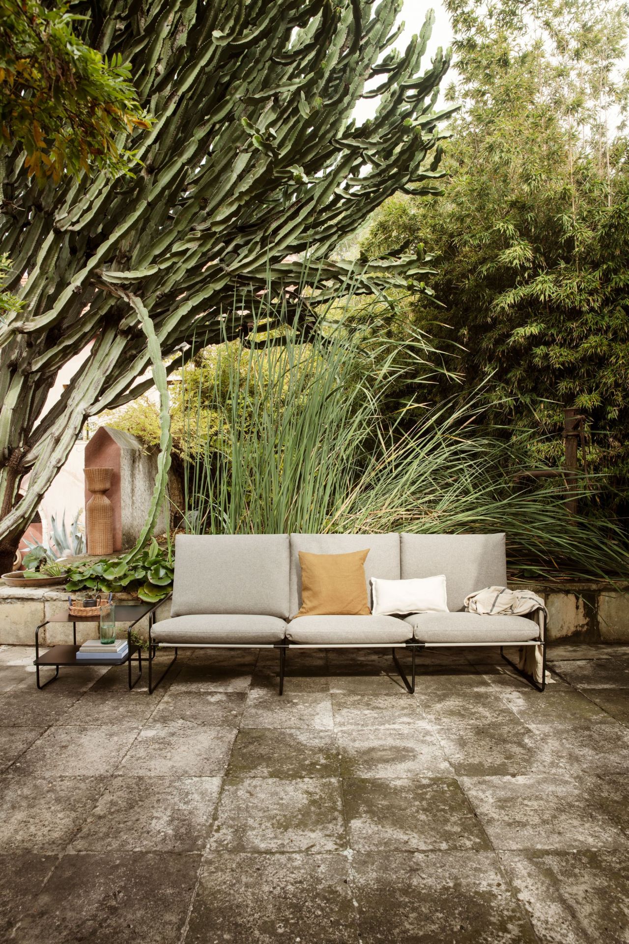 Desert 3-Sitzer Outdoor Sofa Dolce Gestell Cashmere Ferm Living