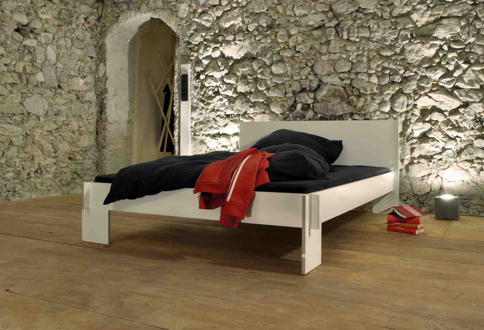 Siebenschläfer Bett mit Kopfteil Nils Holger Moormann B 180 Schwarz