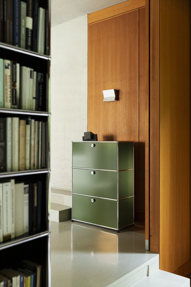 USM Haller Highboard mit drei Klapptüren Olivgrün NEU STANDARDFARBE