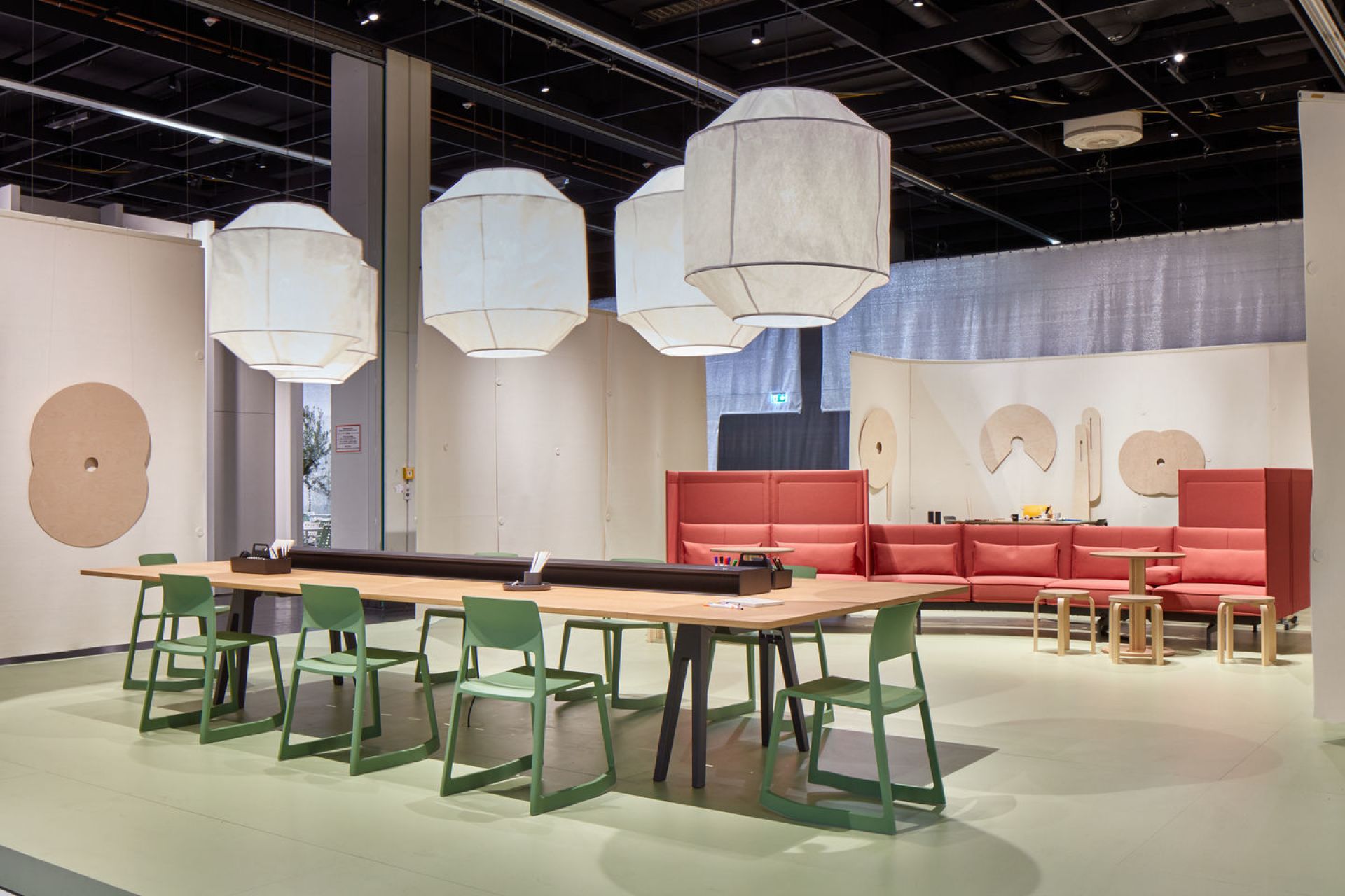 Tip Ton RE Stuhl Kunststoff Vitra Koralle