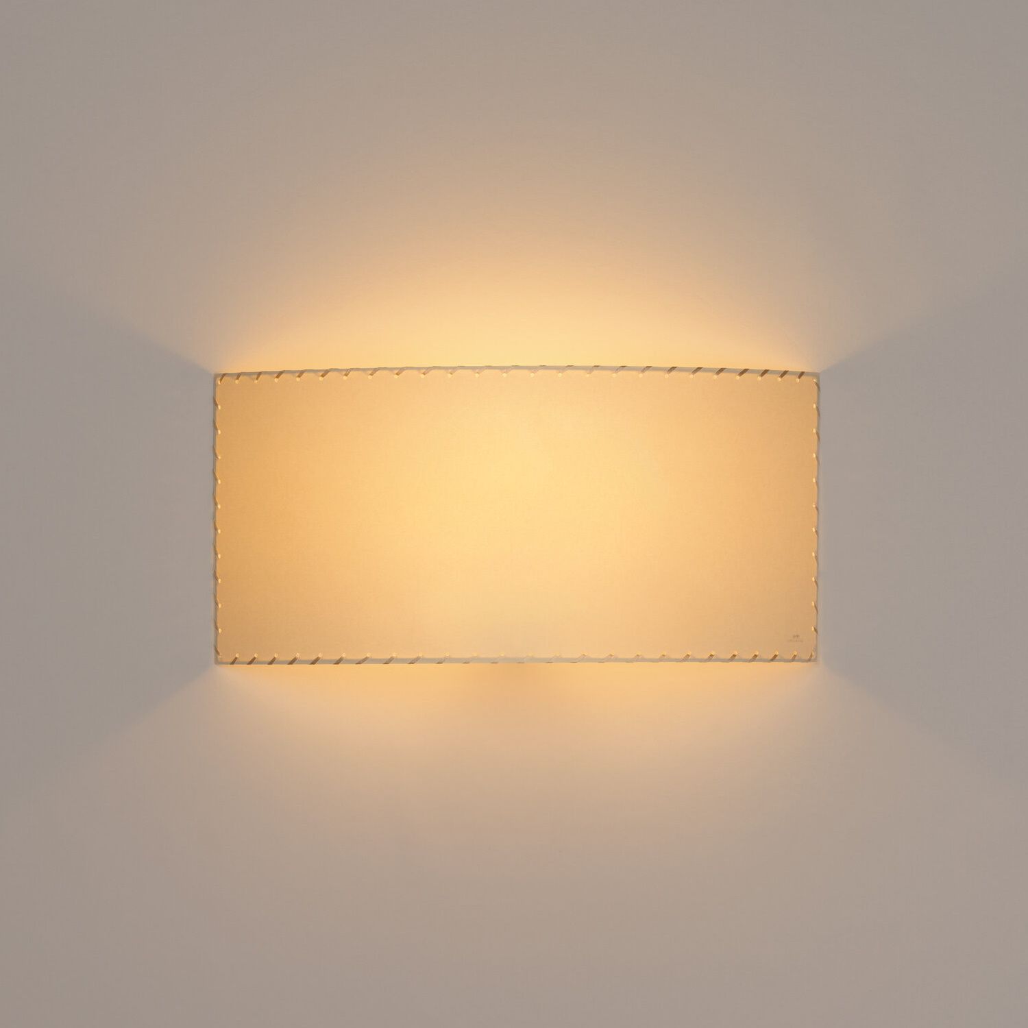 Comodín rectangular rechteckige Wandleuchte Stitched beige parchment Santa & Cole