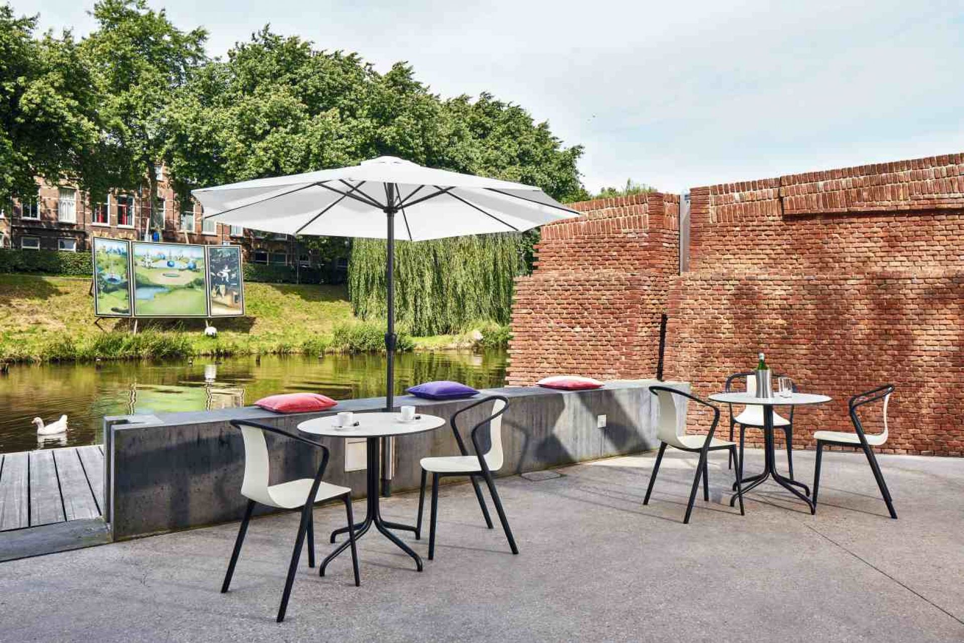 Bistro Table Tisch rund Outdoor Ø 79,6 cm Vitra
