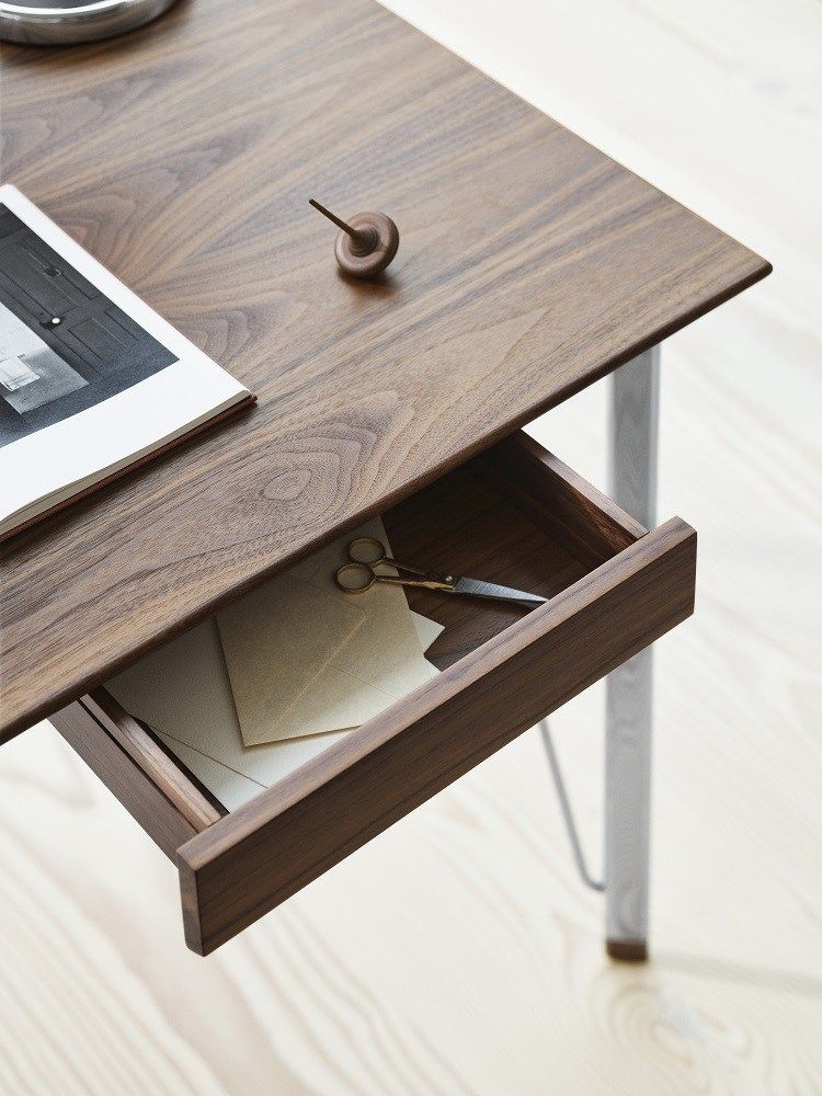 FH3605™ Writing Desk Schreibtisch Fritz Hansen