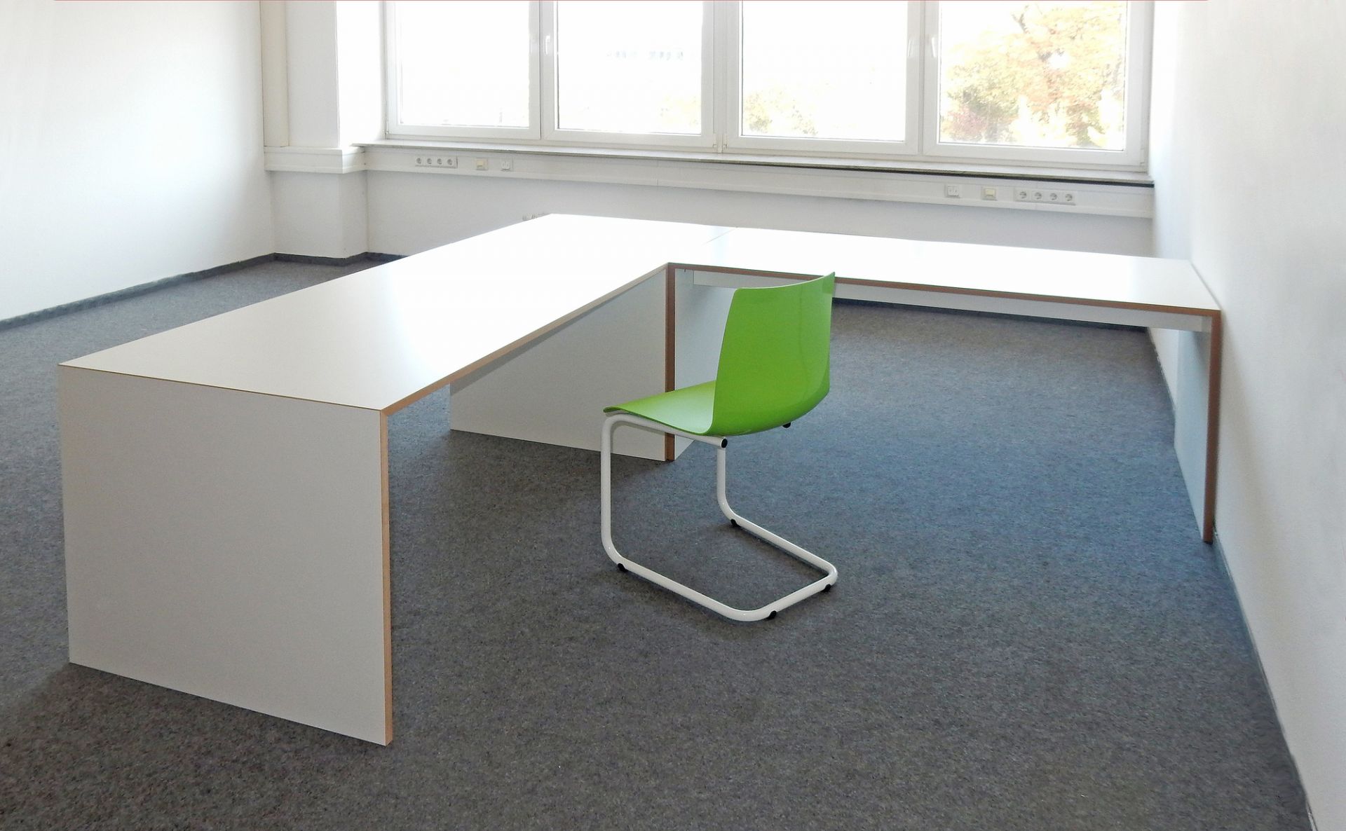 Freistell Tisch klein Tojo