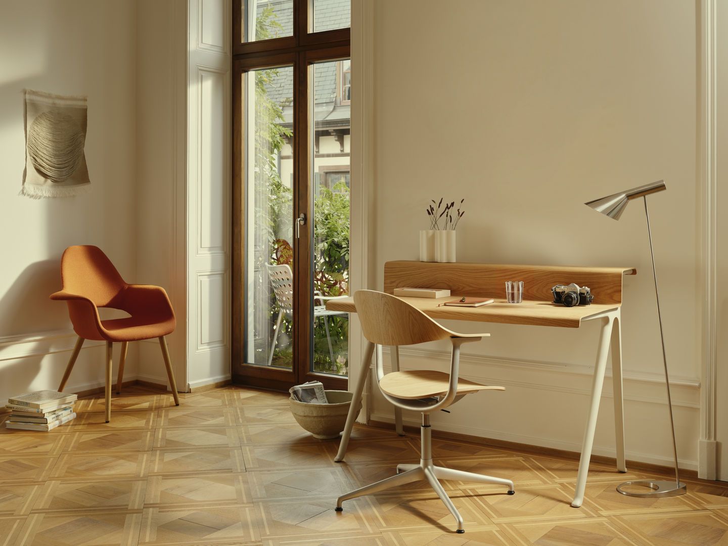 Courier Schreibtisch Vitra