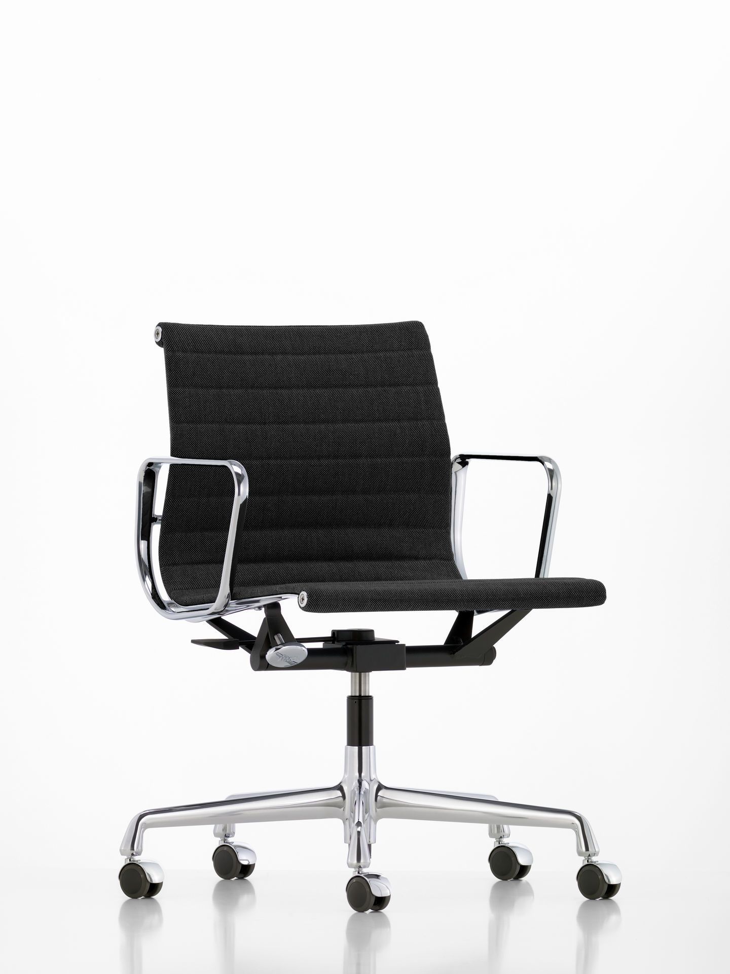 Aluminium Chair EA 118 / EA118 Stuhl Leder Premium Nero Vitra