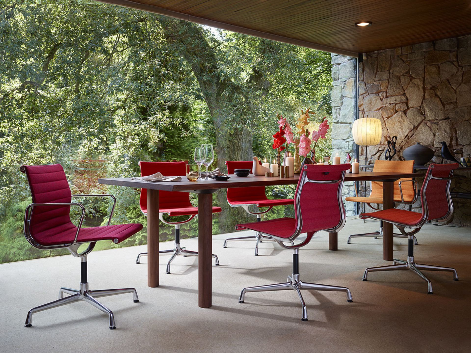 Aluminium Chair EA 104 / EA104 Stuhl Vitra