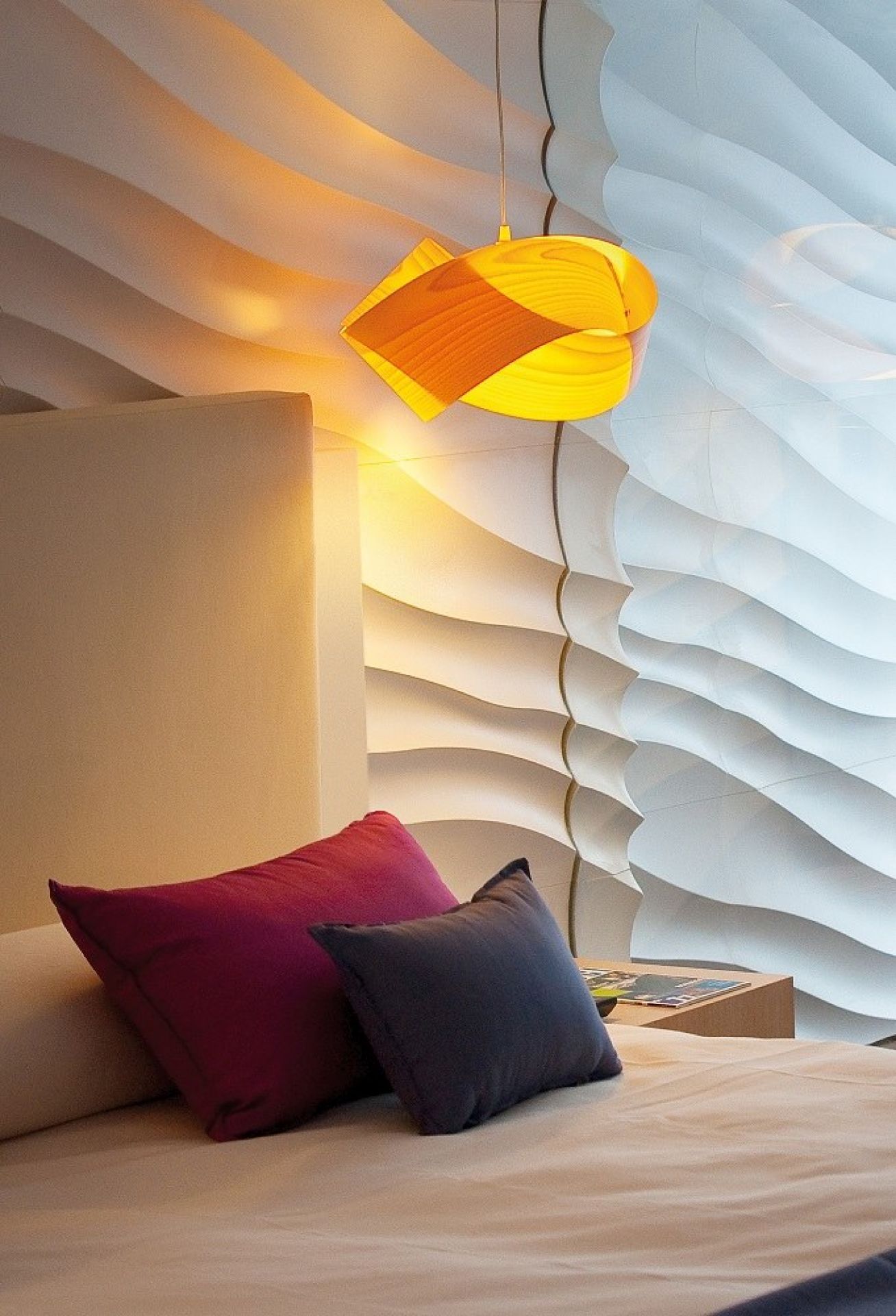 Nut Suspension Pendelleuchte Kabel und Baldachin in schwarz Schirm in Orange LZF Lamps