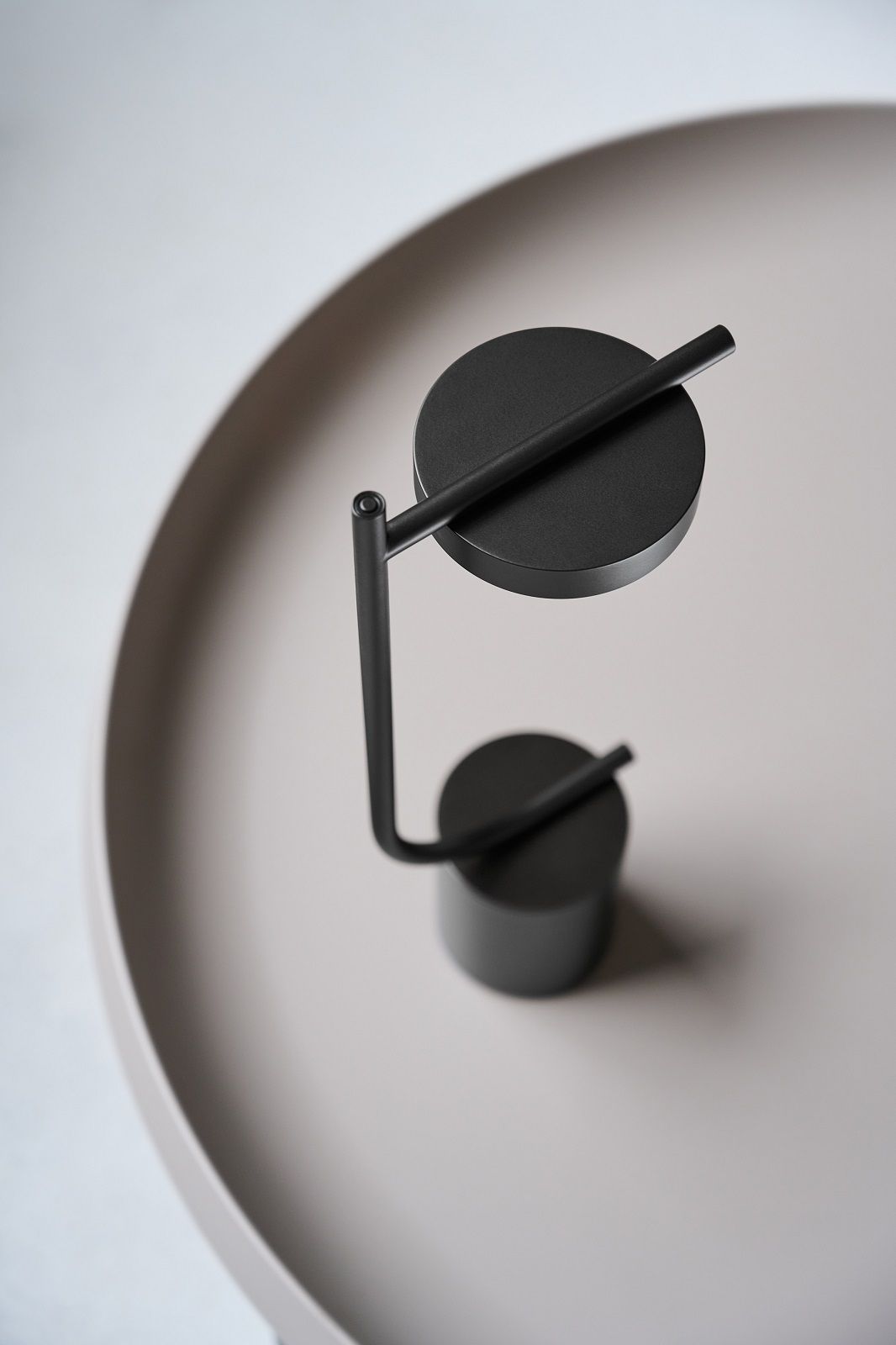 Igram Portable Table Lamp Shape J Akkuleuchte / Tischleuchte Grupa 
