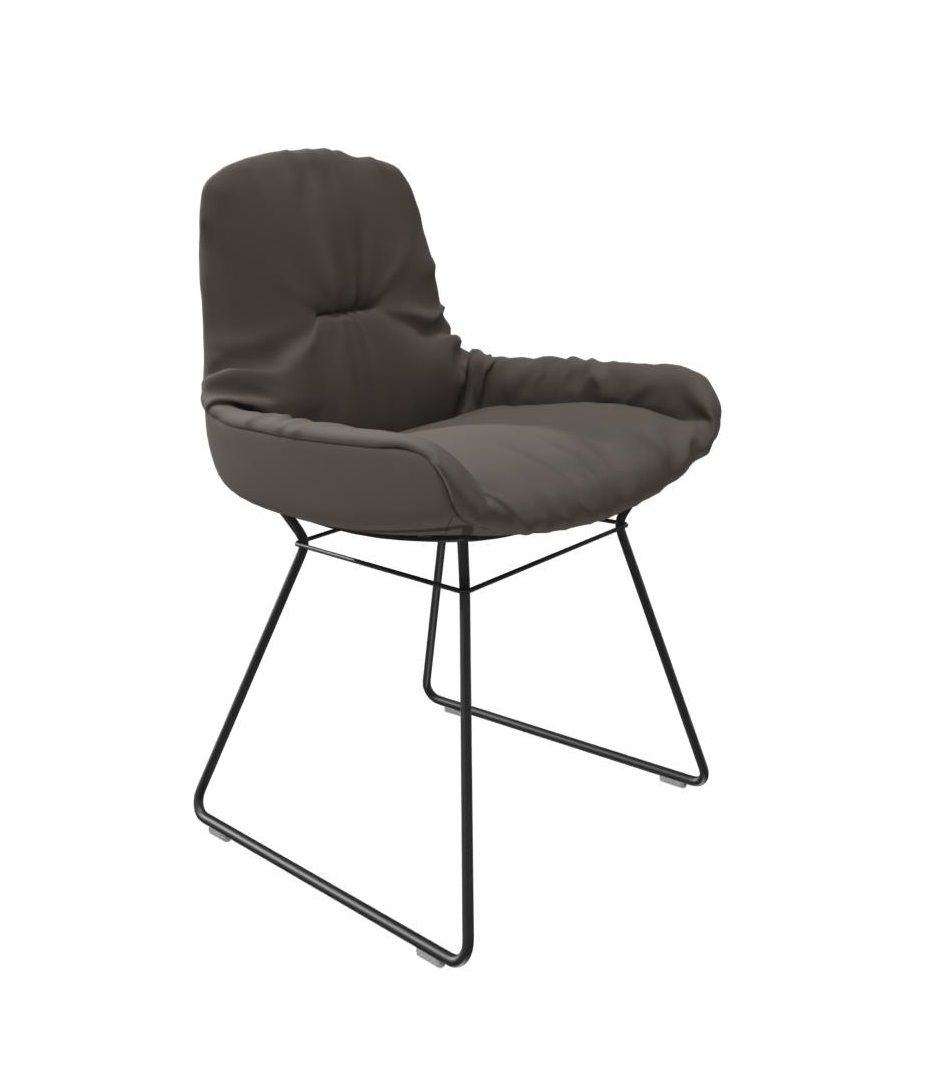 Leya Stuhl mit niedriger Armlehne, Leder Sahara, Freifrau Manufaktur, moderner Design Stuhl.