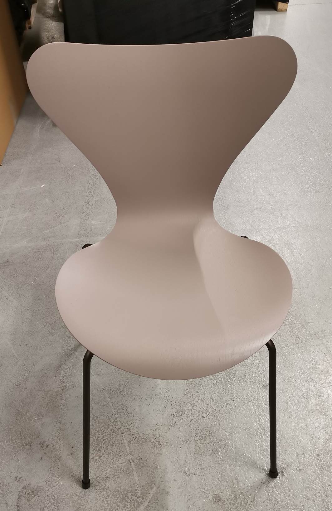 Siebener / Serie Stuhl 3107 Esche Deep Clay/Braunbronze SH 46 Fritz Hansen EINZELSTÜCK