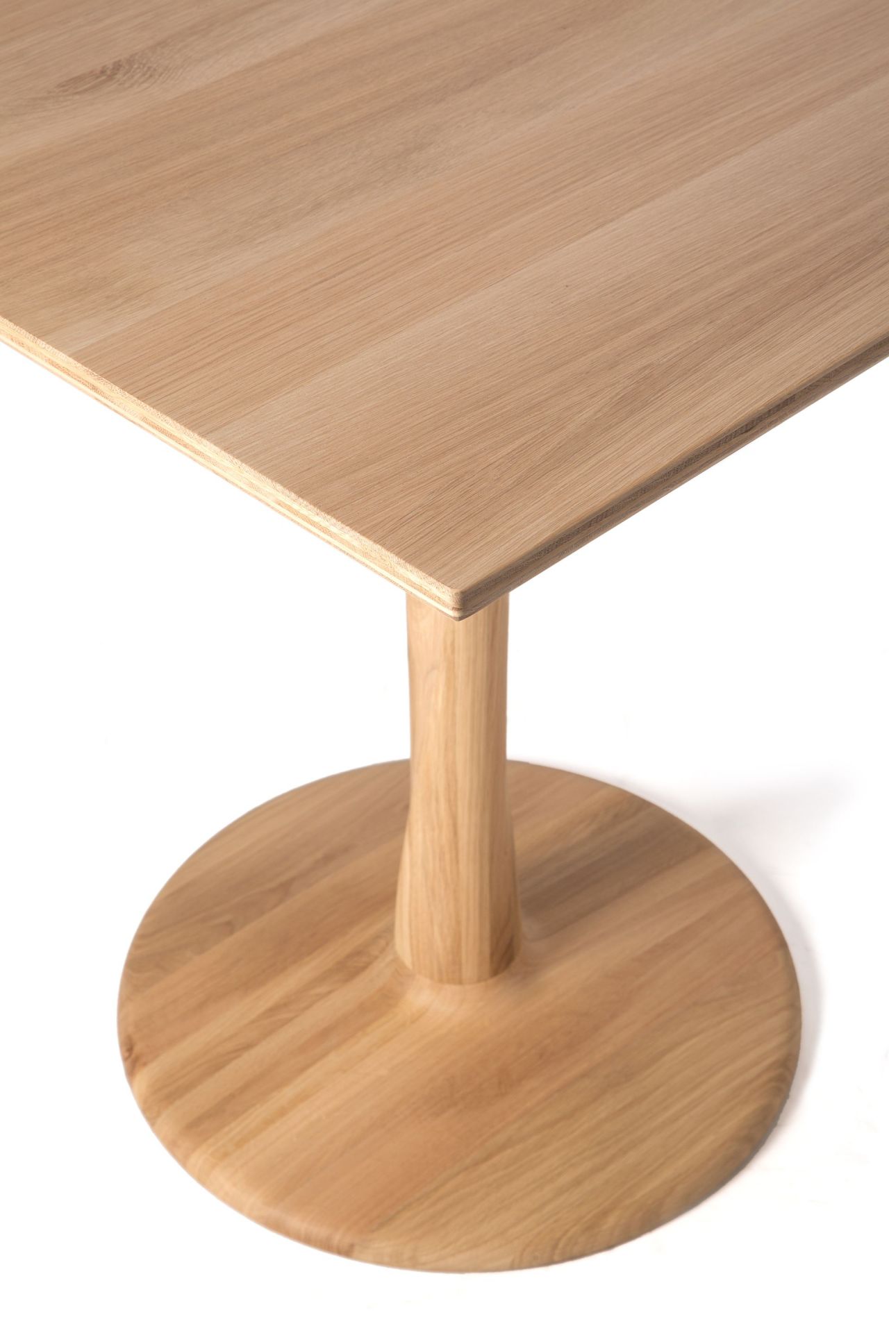 Torsion Eiche Esstisch quadratisch Ethnicraft