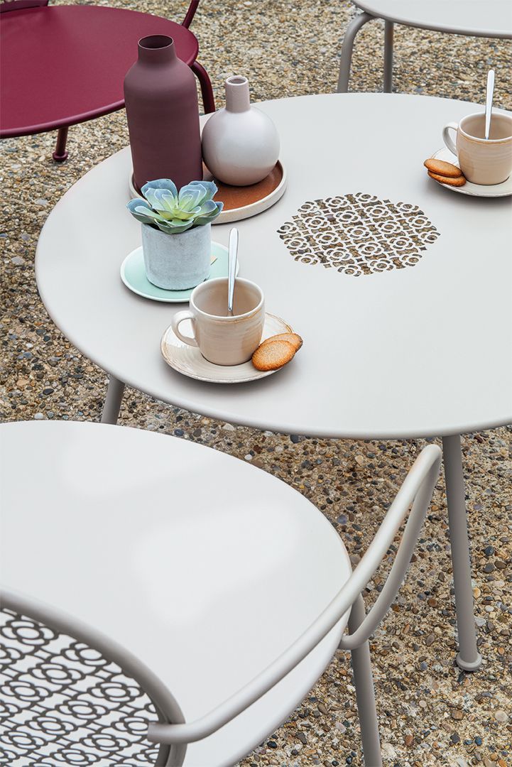 Lorette niedriger Outdoor Beistelltisch / Couchtisch Ø 80 cm Fermob