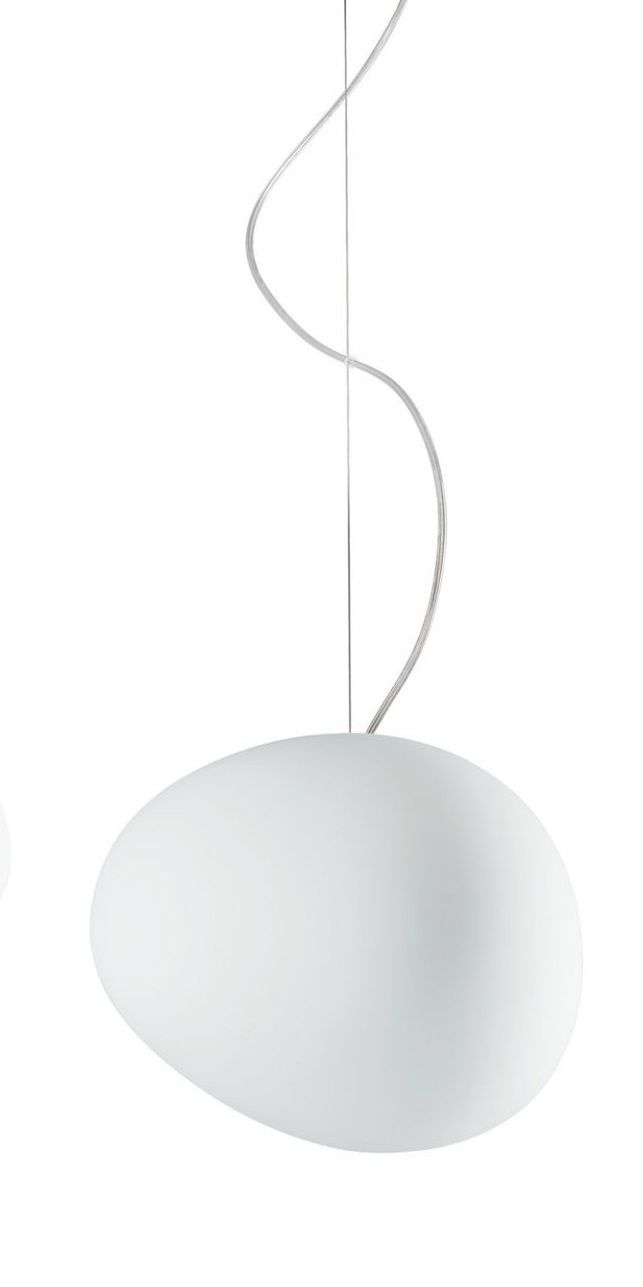 Weiße Gregg Pendelleuchte von Foscarini Midi, moderne Hängelampe in Ei-Form für Wohnzimmer und Esszimmer.