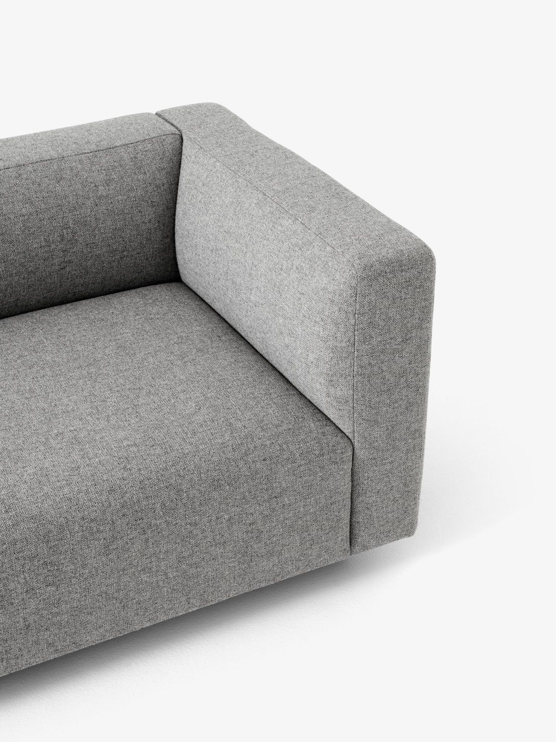 Develius EV1 Sofa Konfiguration B und H AndTradition