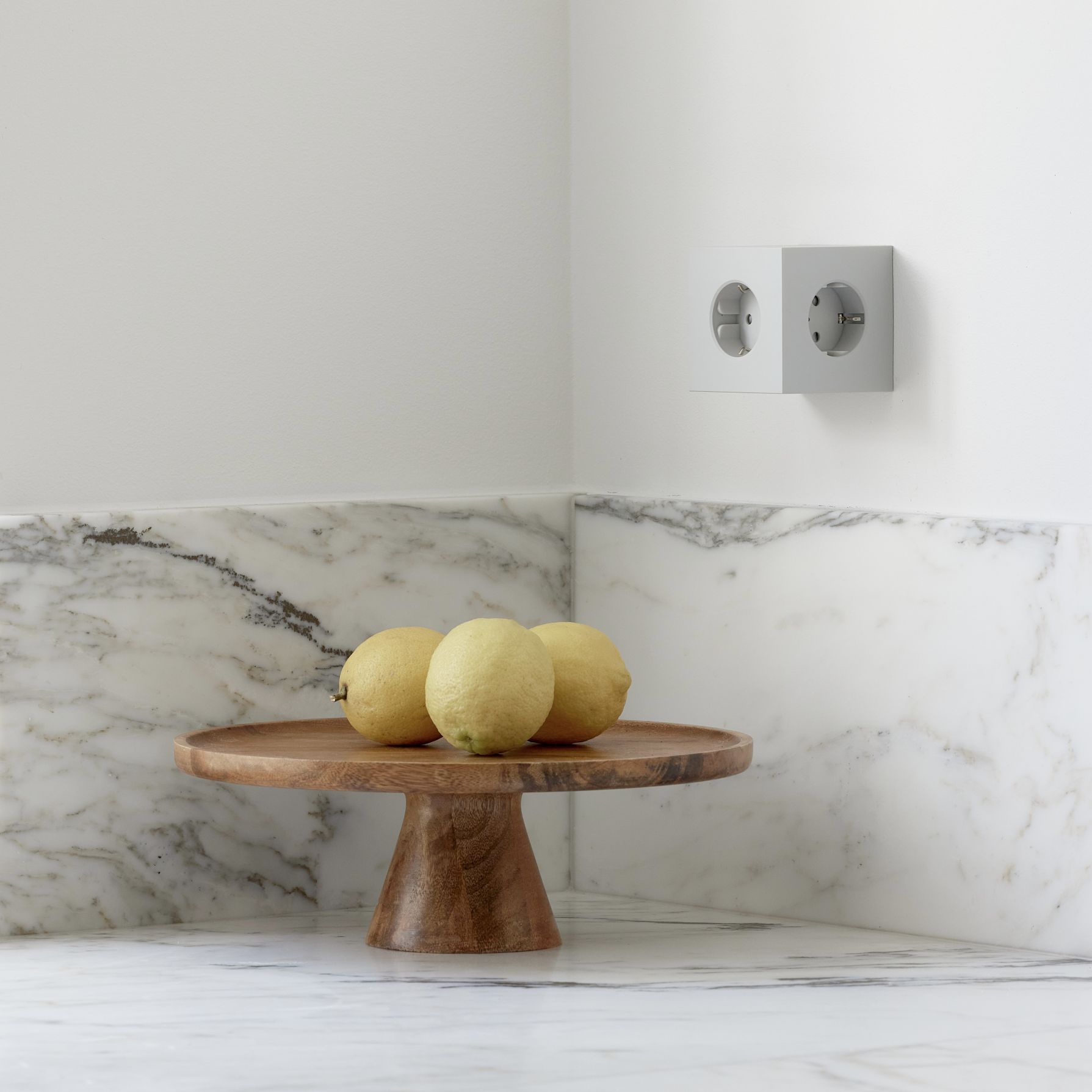 Square 2 - Avolt Steckdosenwürfel mit USB-C Gotland Grau dfp Design