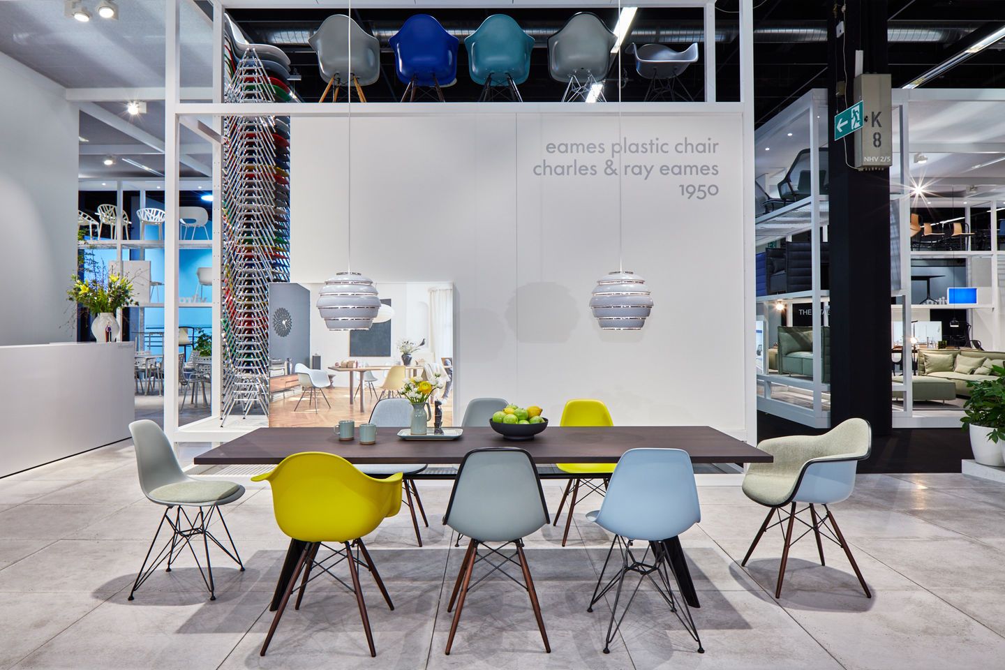 Eames Fiberglass Chair DSW Stuhl mit Sitzpolster Vitra