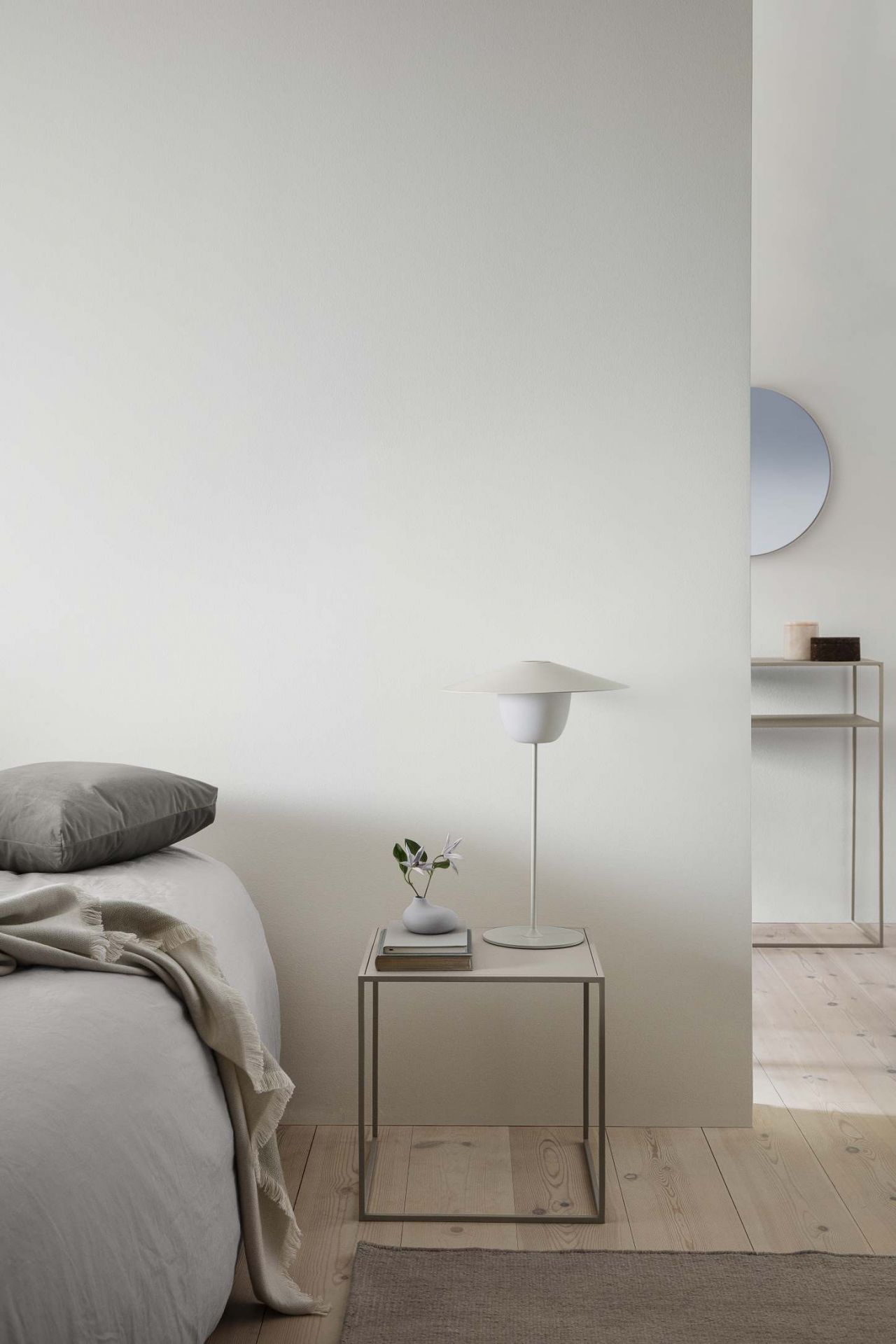Ani Mobile LED Tischleuchte weiß Blomus EINZELSTÜCK