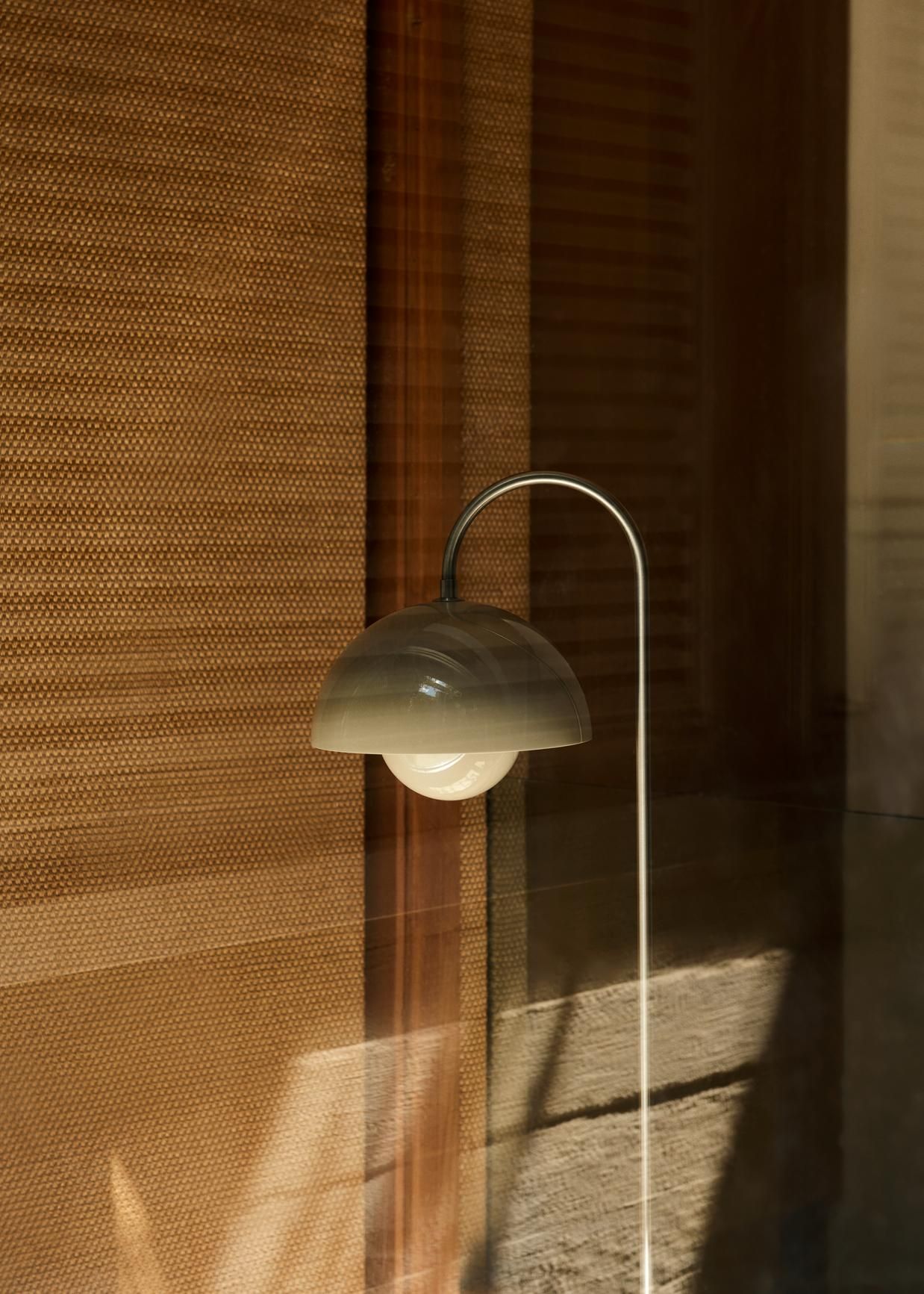 Flowerpot VP12 Floor lamp Stehleuchte AndTradition