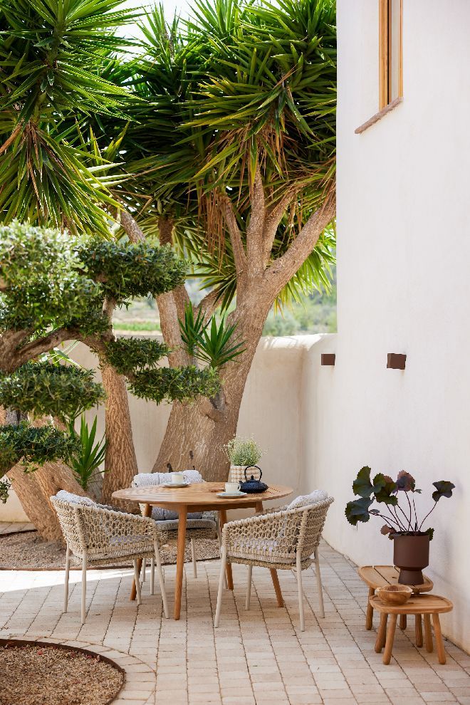 Define Dining Table Rund Outdoor Cane-Line