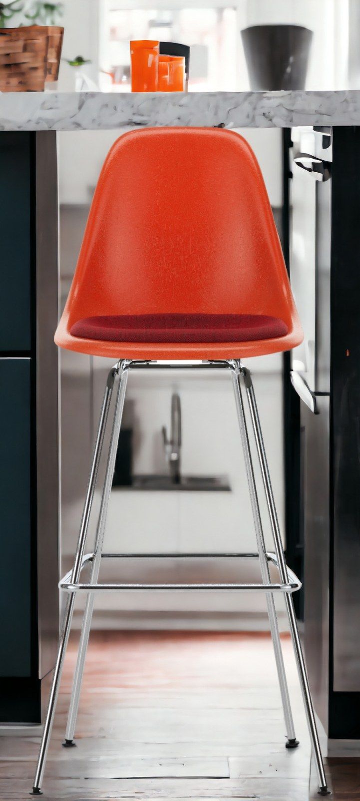 Eames Fiberglass Bar Stool High Barhocker mit Sitzpolster Vitra