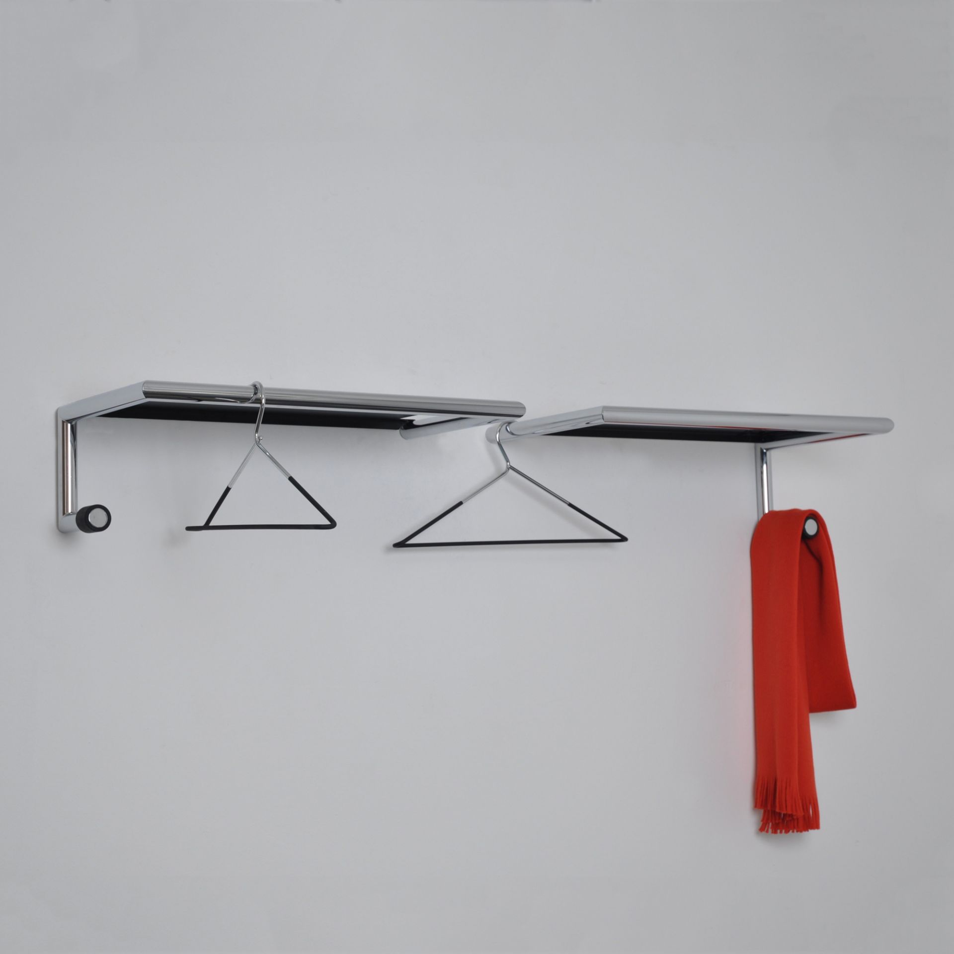 Link 55 Wandgarderobe mit Hutablage Mox Haken links