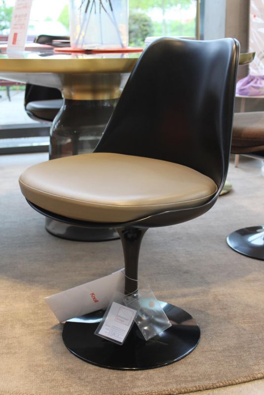 Tulip Chair Stuhl Drehbar Sitzkissen gepolstert Knoll International AUSSTELLUNGSSTÜCK