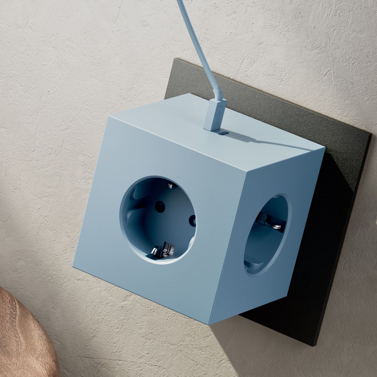 Square 2 - Avolt Steckdosenwürfel mit USB-C Shark blau dfp Design