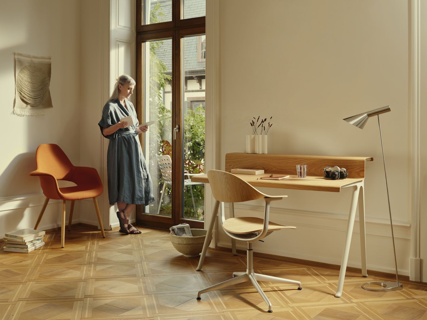 Mynt Rücken und Sitz Plywood Bürodrehstuhl Vitra
