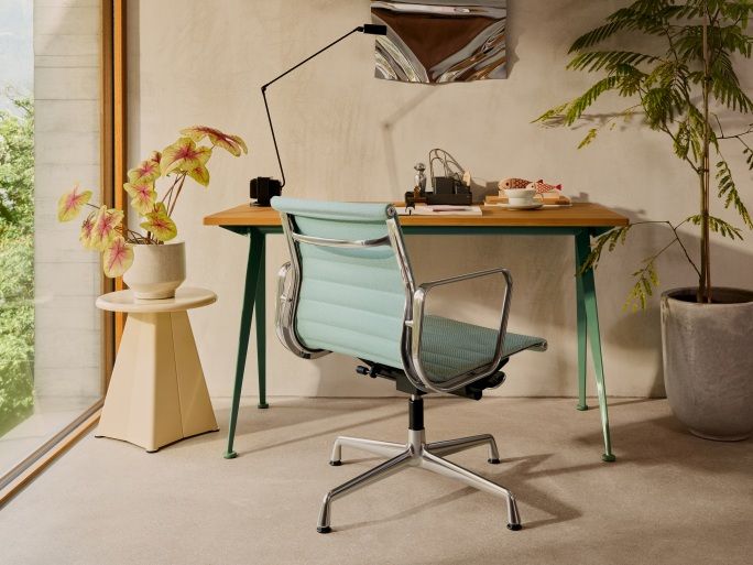 Aluminium Chair EA 131 / EA131 Stuhl Vitra