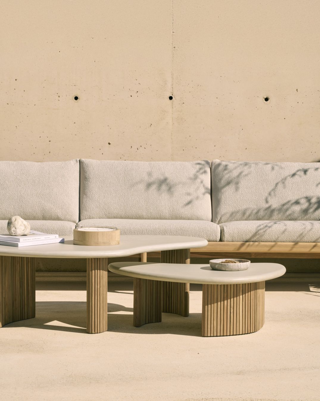 Boomerang Outdoor Couchtisch Beton/Teak Ethnicraft