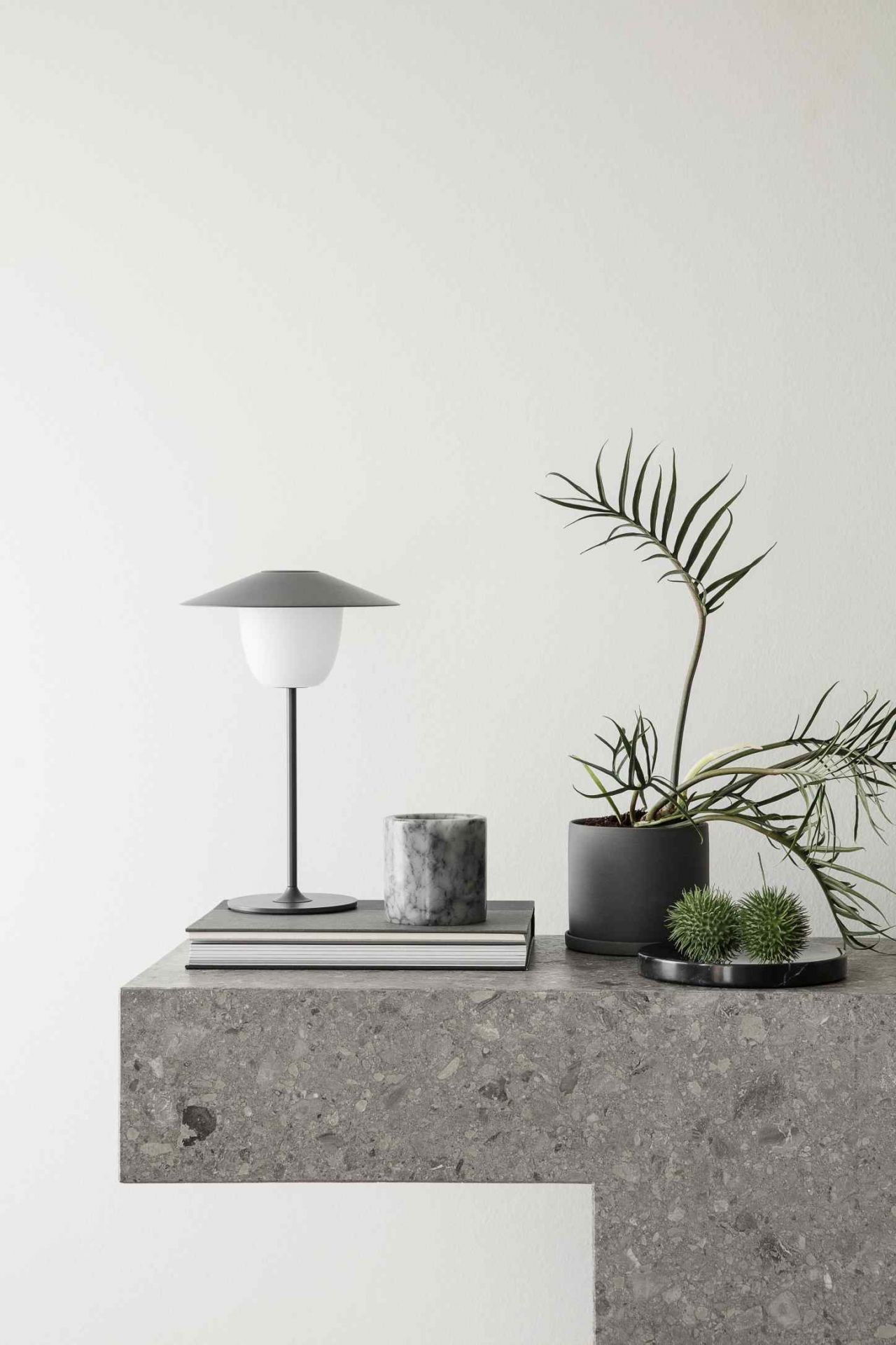 Ani Mobile LED Tischleuchte weiß Blomus EINZELSTÜCK