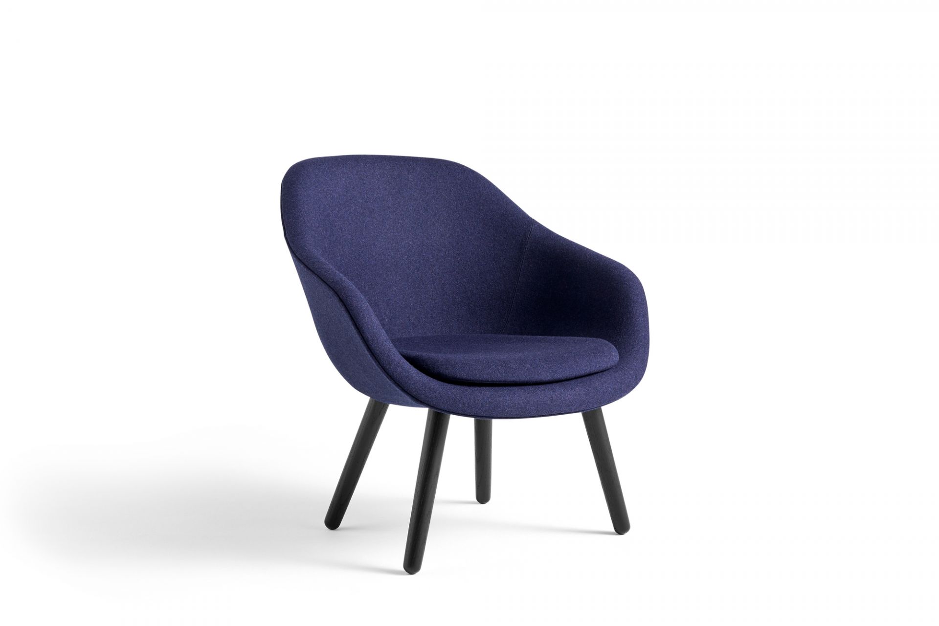 About a Lounge AAL 82 / AAL82 Sessel Hay