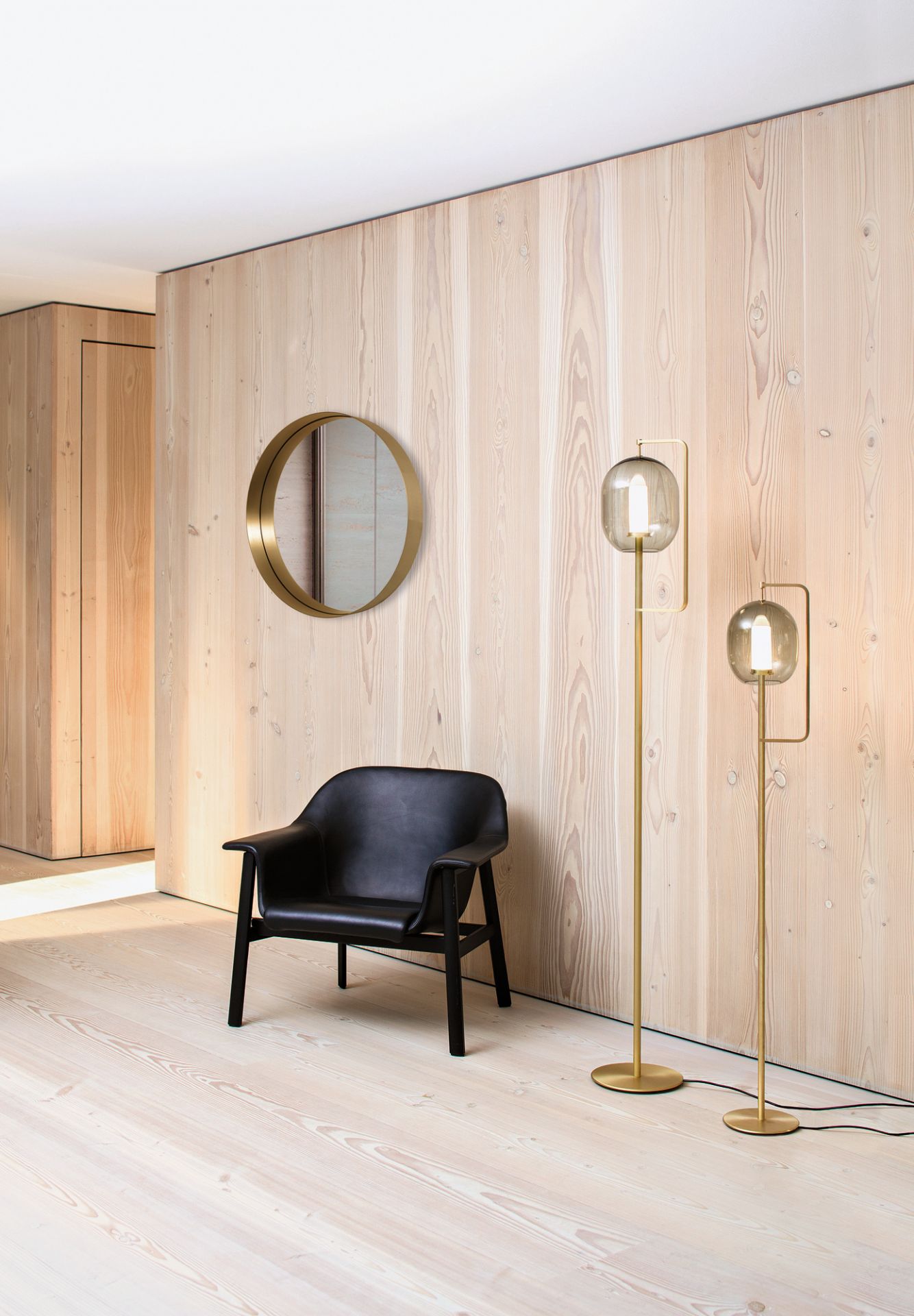 Cypris Mirror Wandspiegel Messing natur Classicon