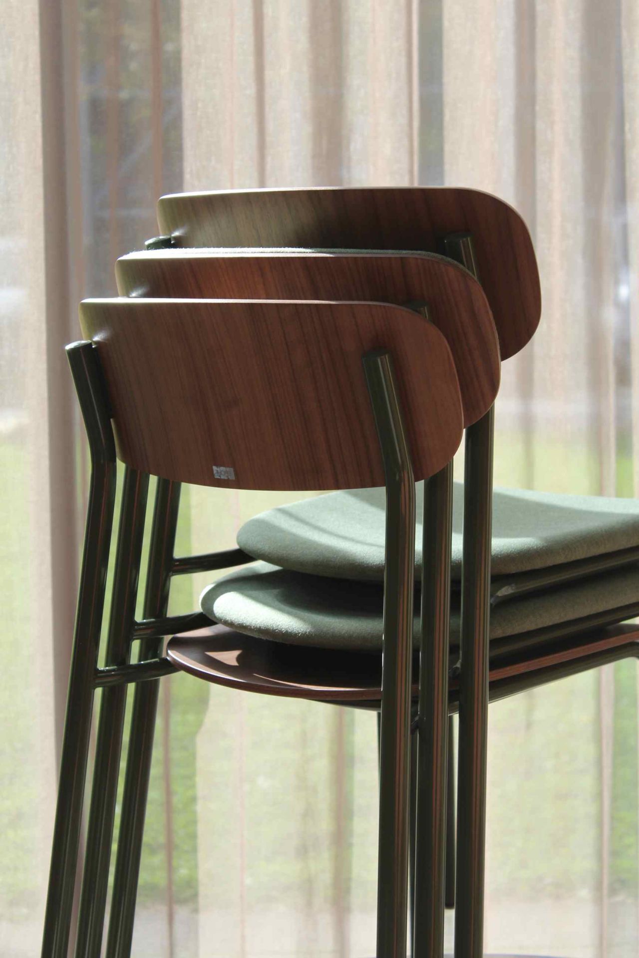 S 243 / S243 Stahlrohr Stuhl Thonet
