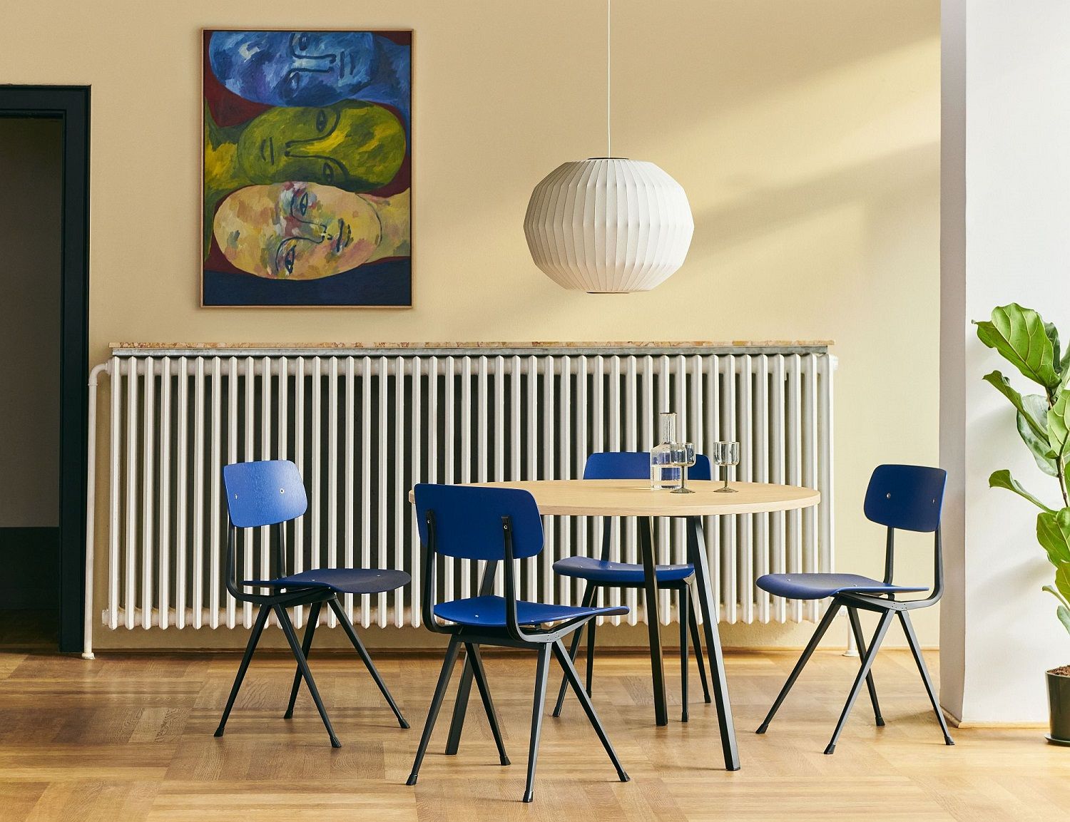 Loop Stand Table Round Tisch / Esstisch Ø120 Hay